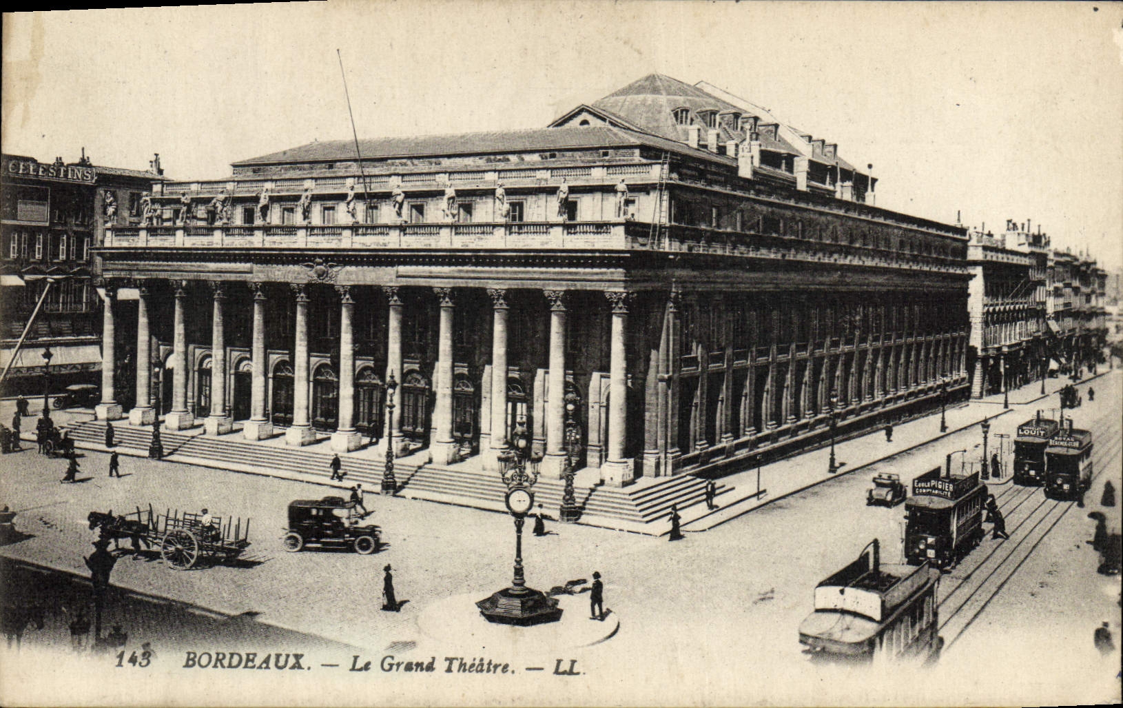 CPA Bordeaux Le Grand Theatre Tramway