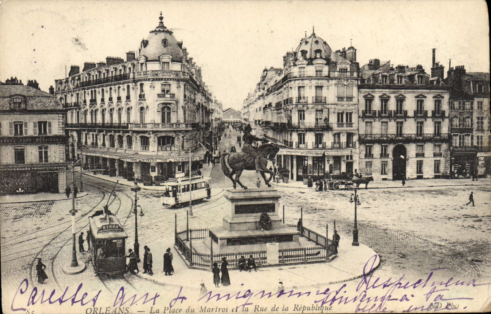 CPA Orleans La Place Du Marton Et La Rue De La Republique Tramway Jeanne d'Arc