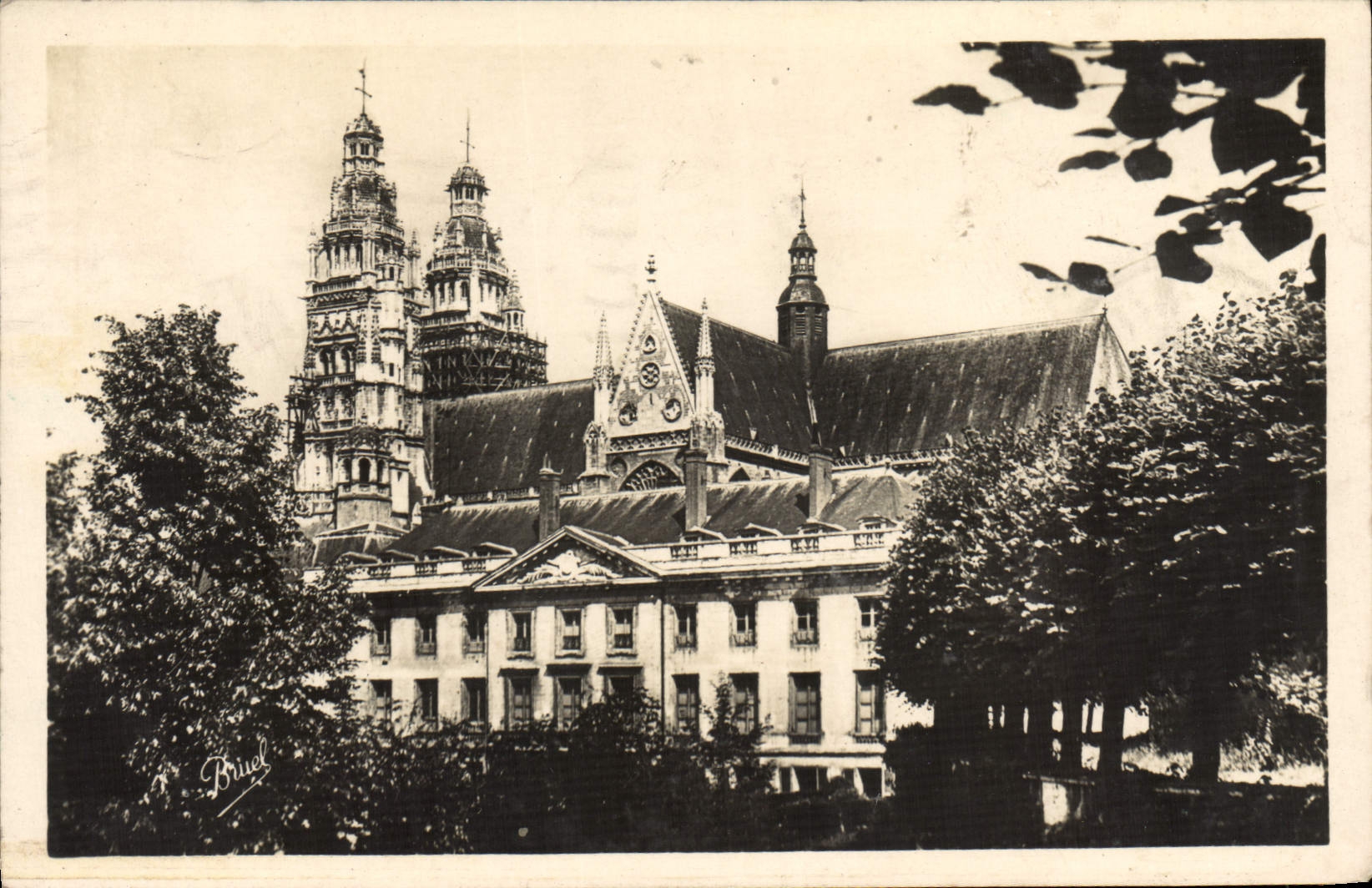 CPA Tours Le Nouveau Musee Ancien eveche et la cathedrale