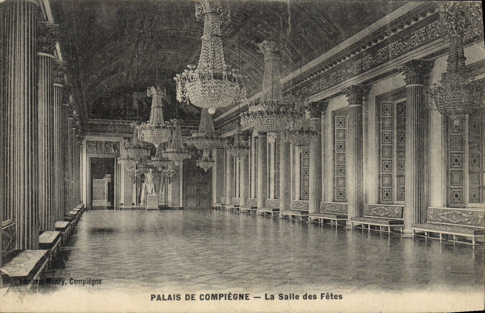 Paladar de la POSTAL de la VENDIMIA de Compiegne el pasillo de la aldea