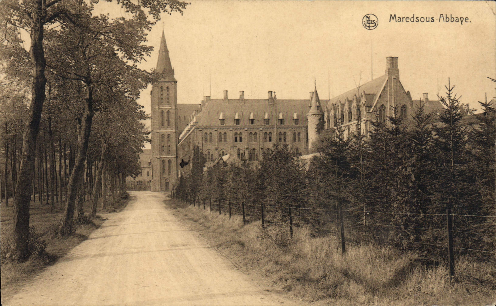 VINTAGE POSTCARD Maredsous Abbey