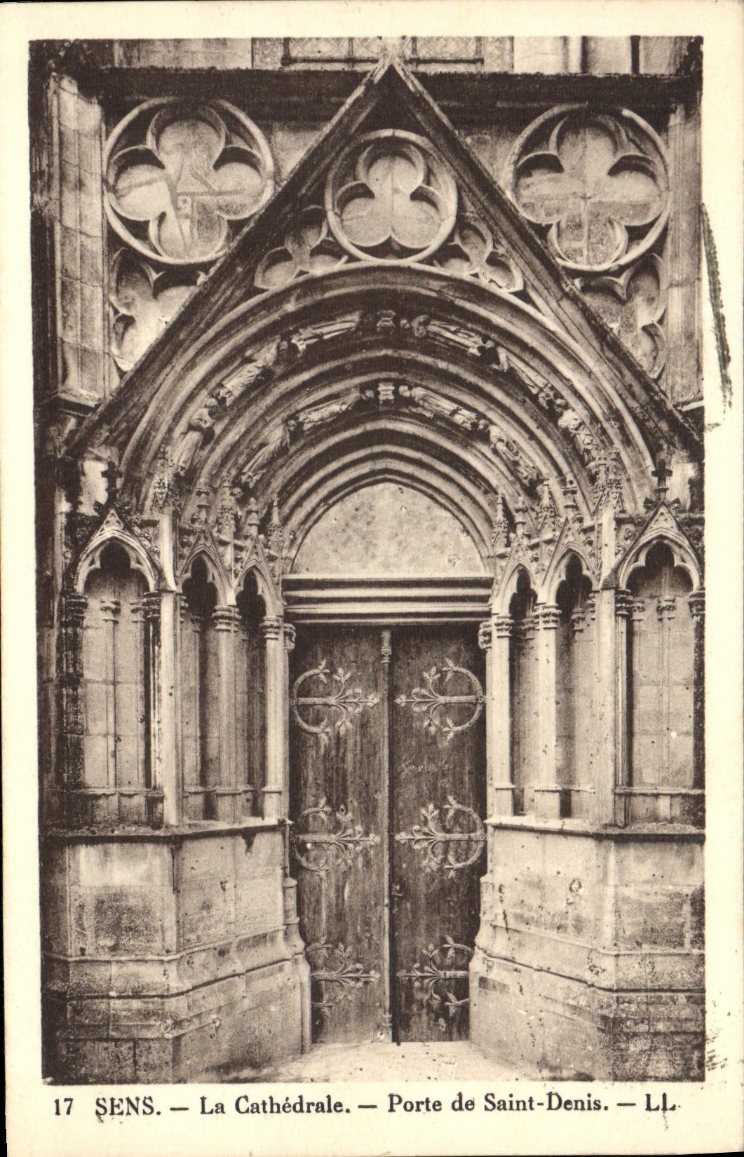 CPA Sens La Cathedrale Porte de Saint Denis