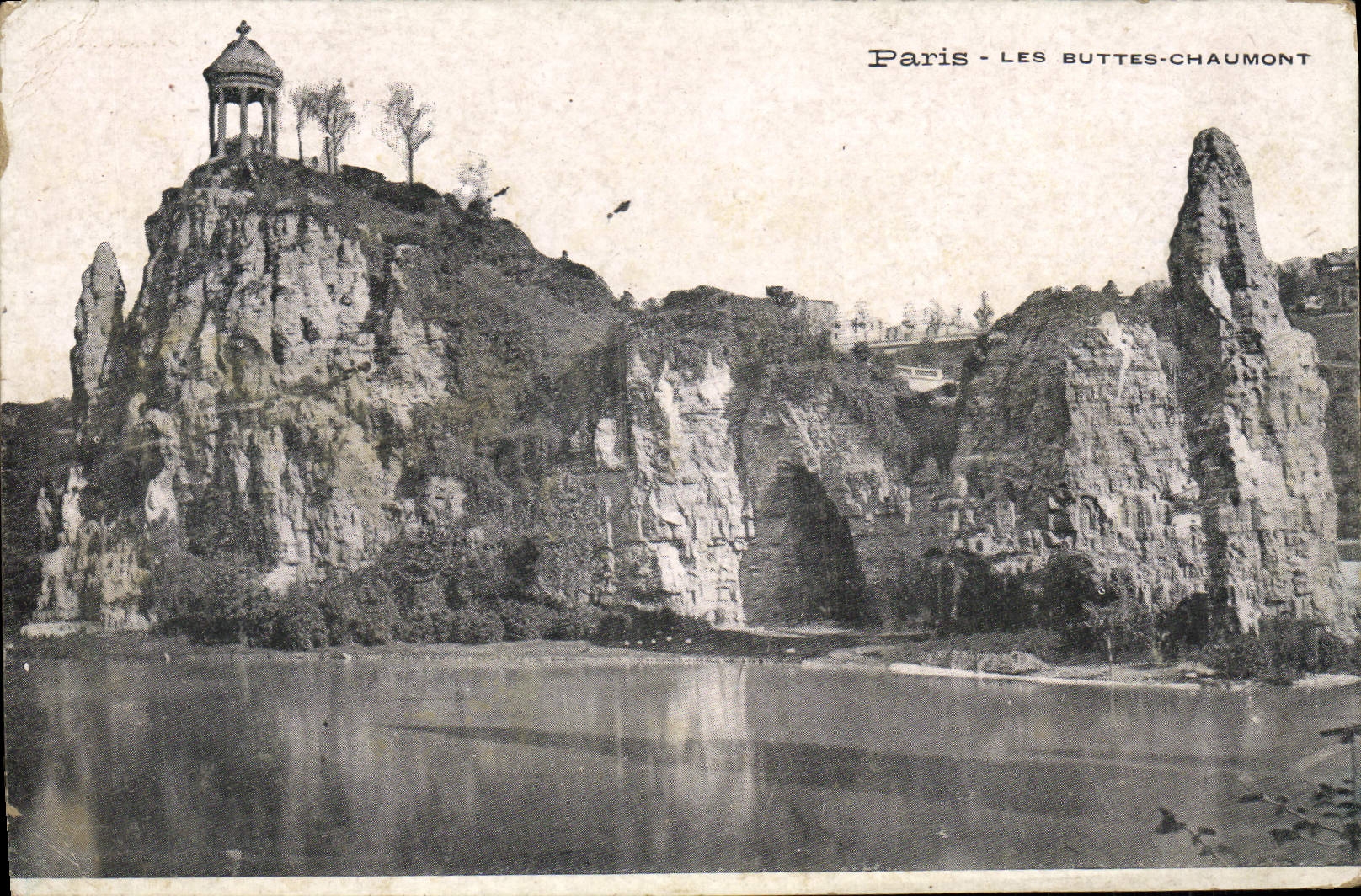 CPA Paris Les Buttes Chaumont