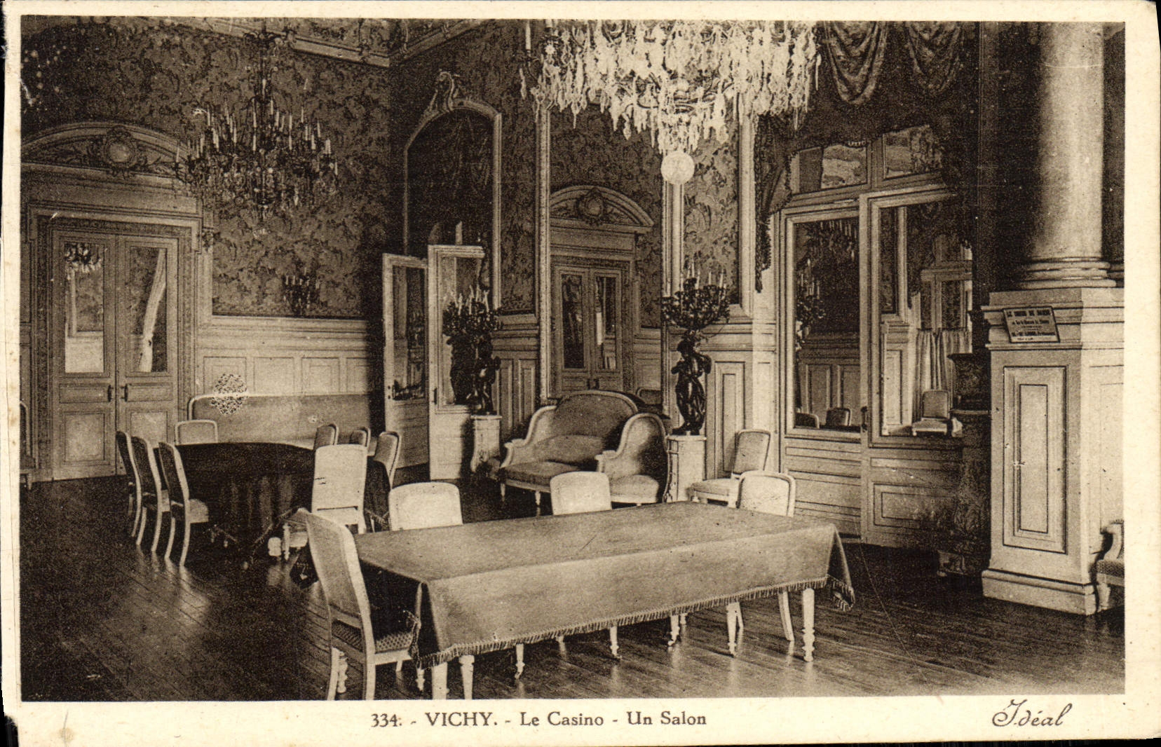 CPA Vichy Le Casino Un Salon