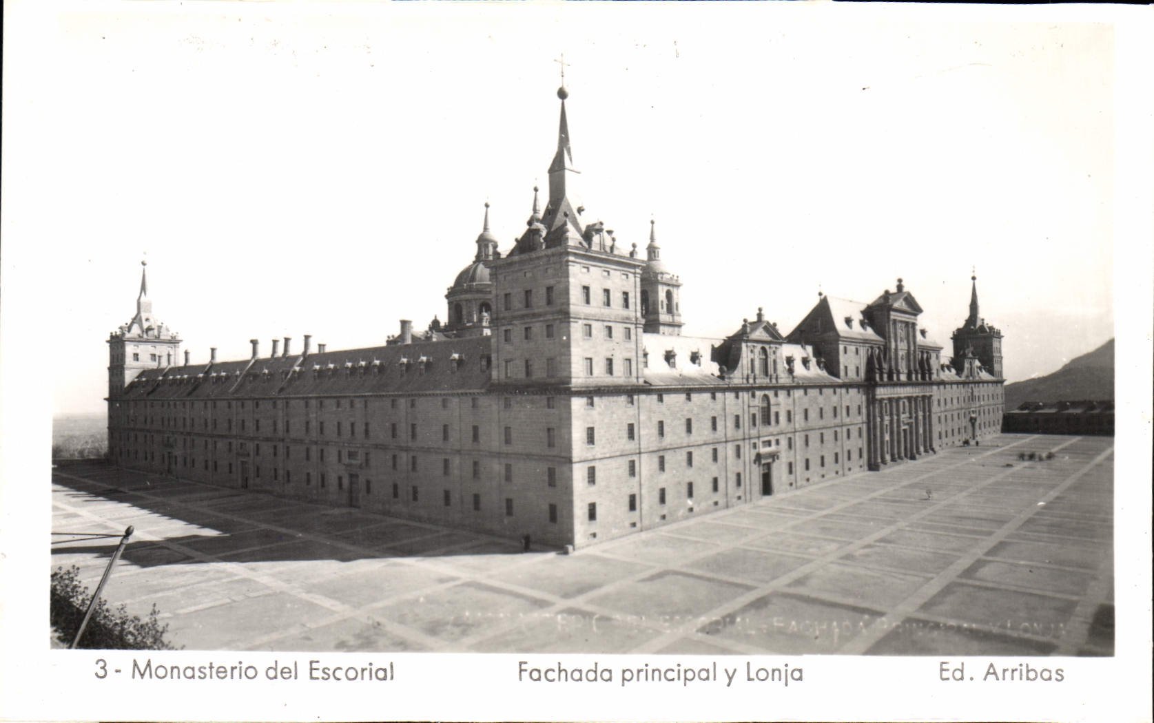 CPA Monasterio del Escorial Fachada principal y Lonja