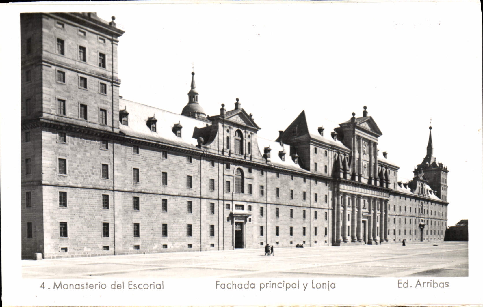 CPA Monasterio del Escorial Fachada principal y Lonja