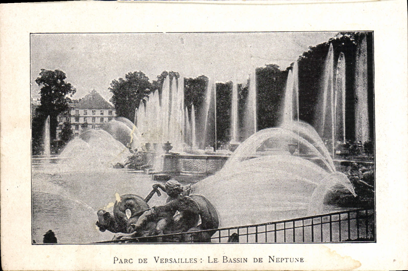CPA Parc De Versailles Le Bassin De Neptune
