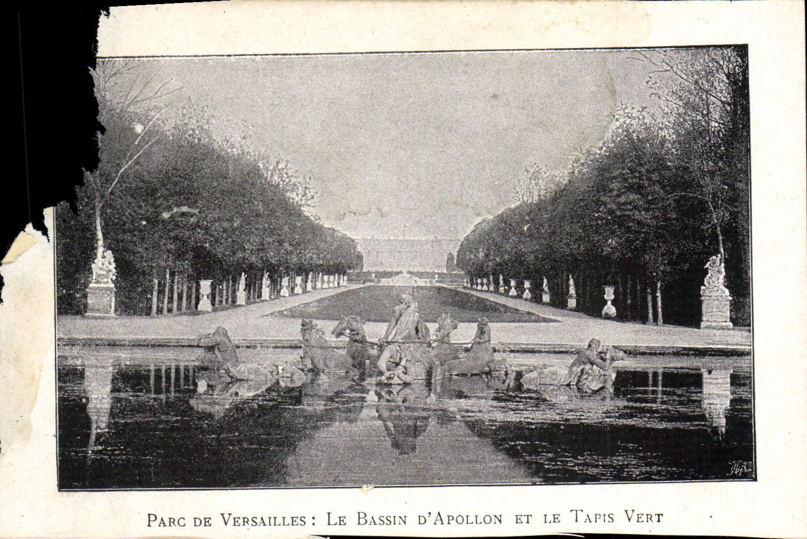 CPA Parc De Versailles Le Bassin D'Apollon et le tapis vert