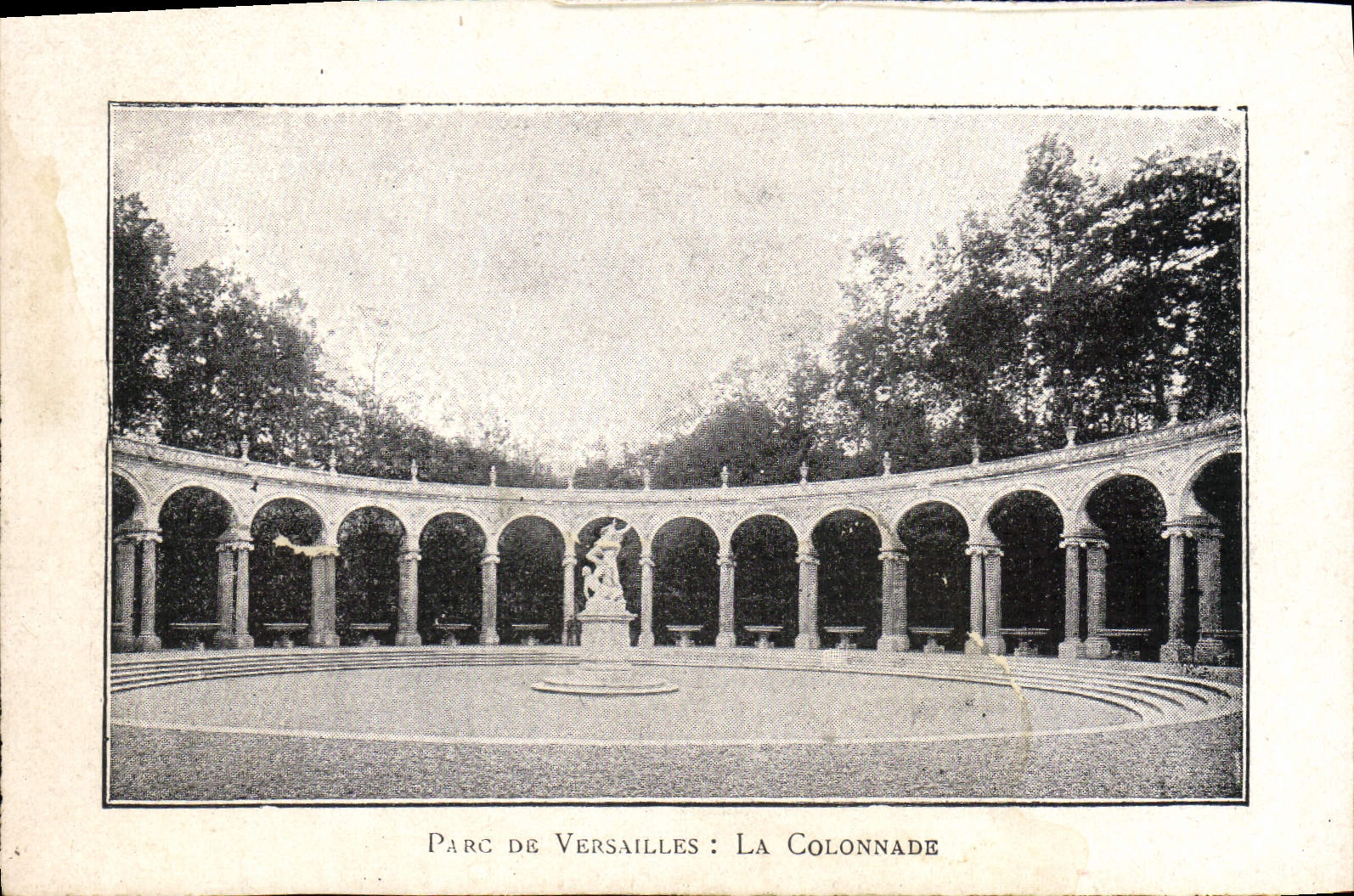 VINTAGE POSTCARD Park Of Versailles the Colonnade