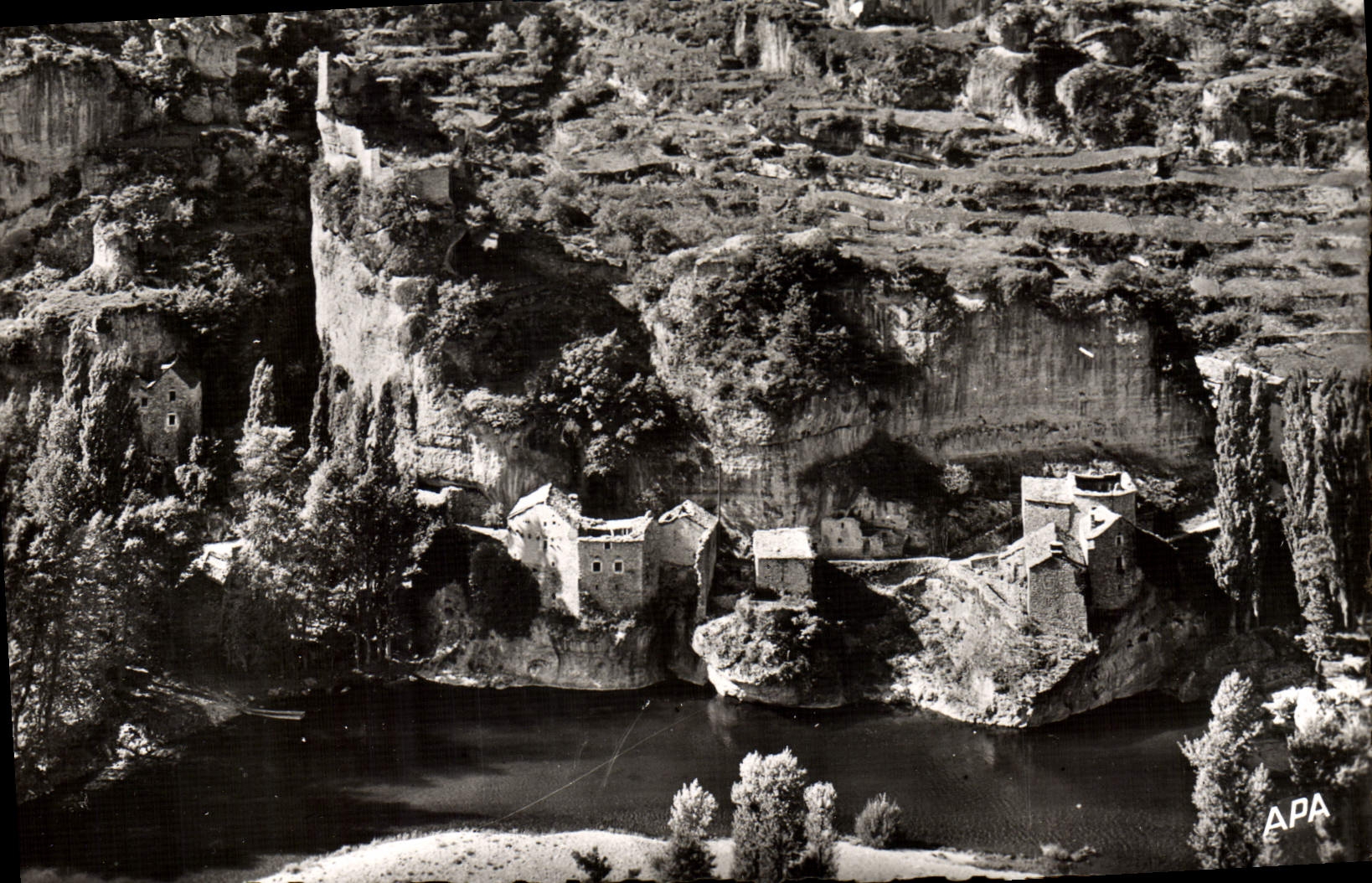 MODERN CARD By Traversing the Gorges of the Tarn Castelbouc seen of the road of the Falls