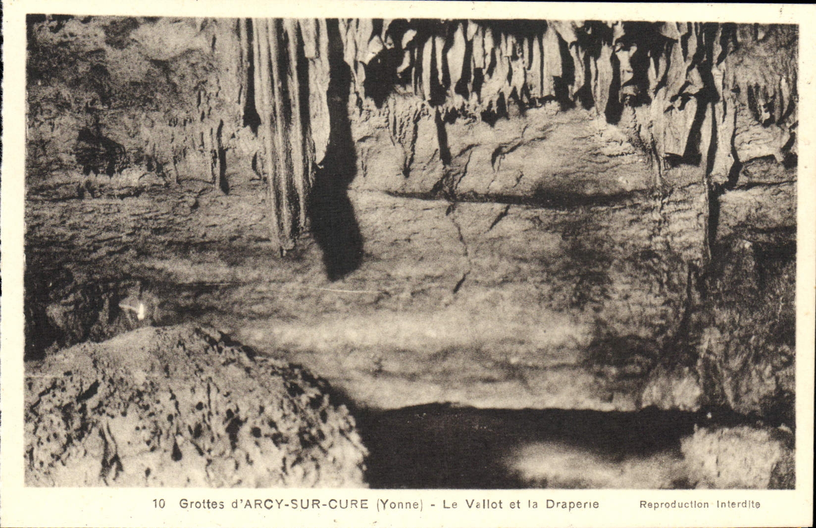 VINTAGE POSTCARD Caves of Arcy On Cure Vellot and Drapery