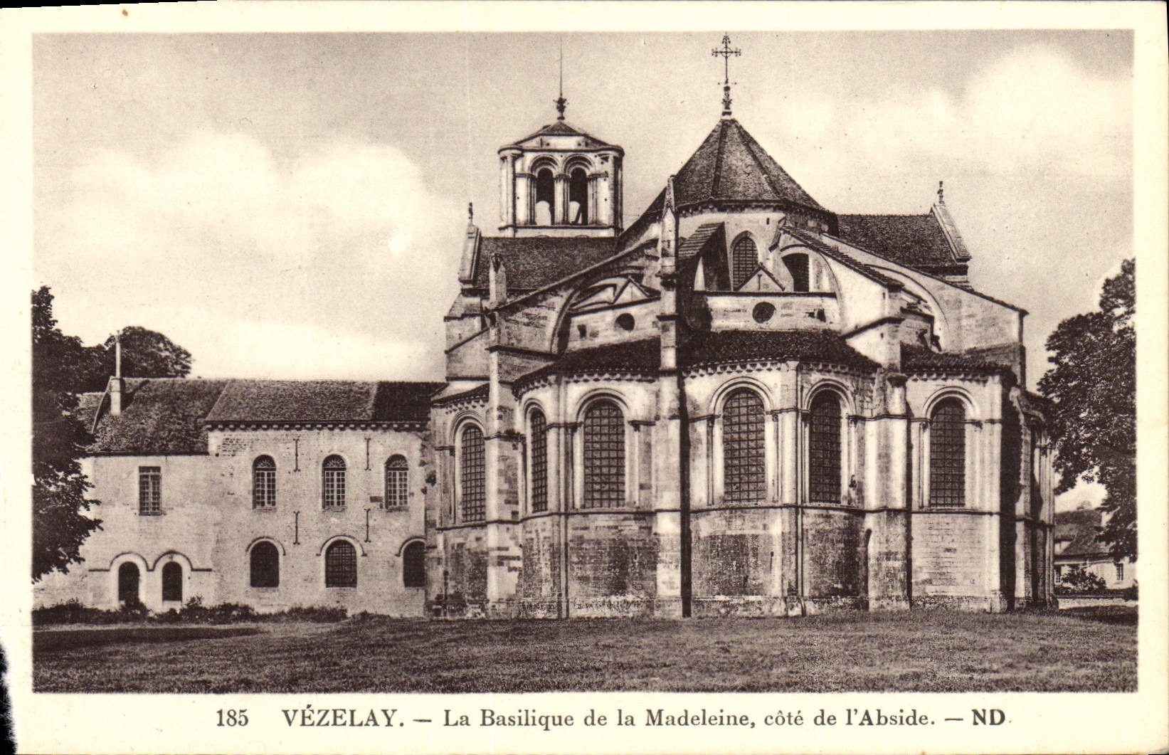 VINTAGE POSTCARD Vezelay the Basilica of the Madeleine dimensions of I' Abside