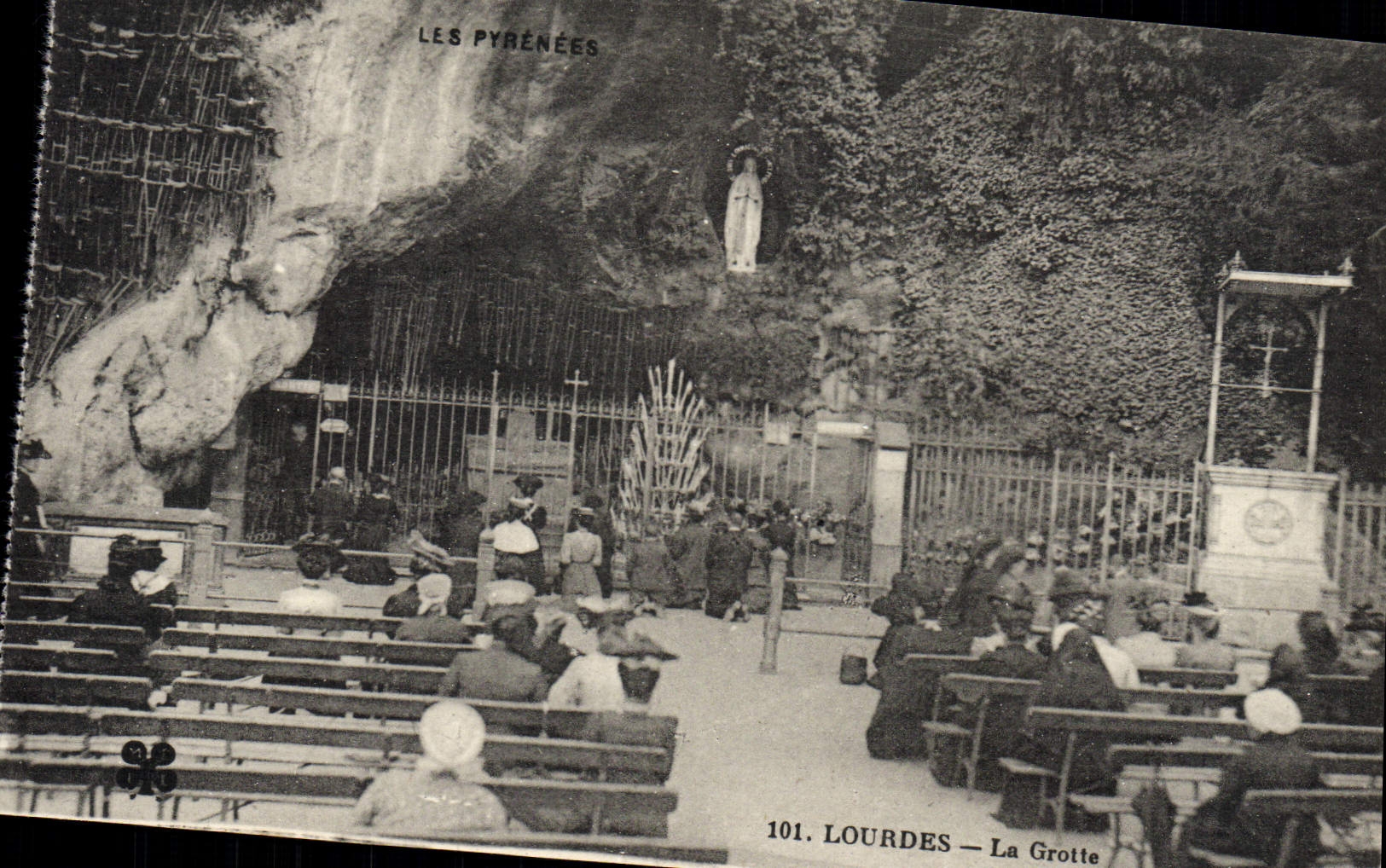 VINTAGE POSTCARD the Heavy Pyrenees the Cave