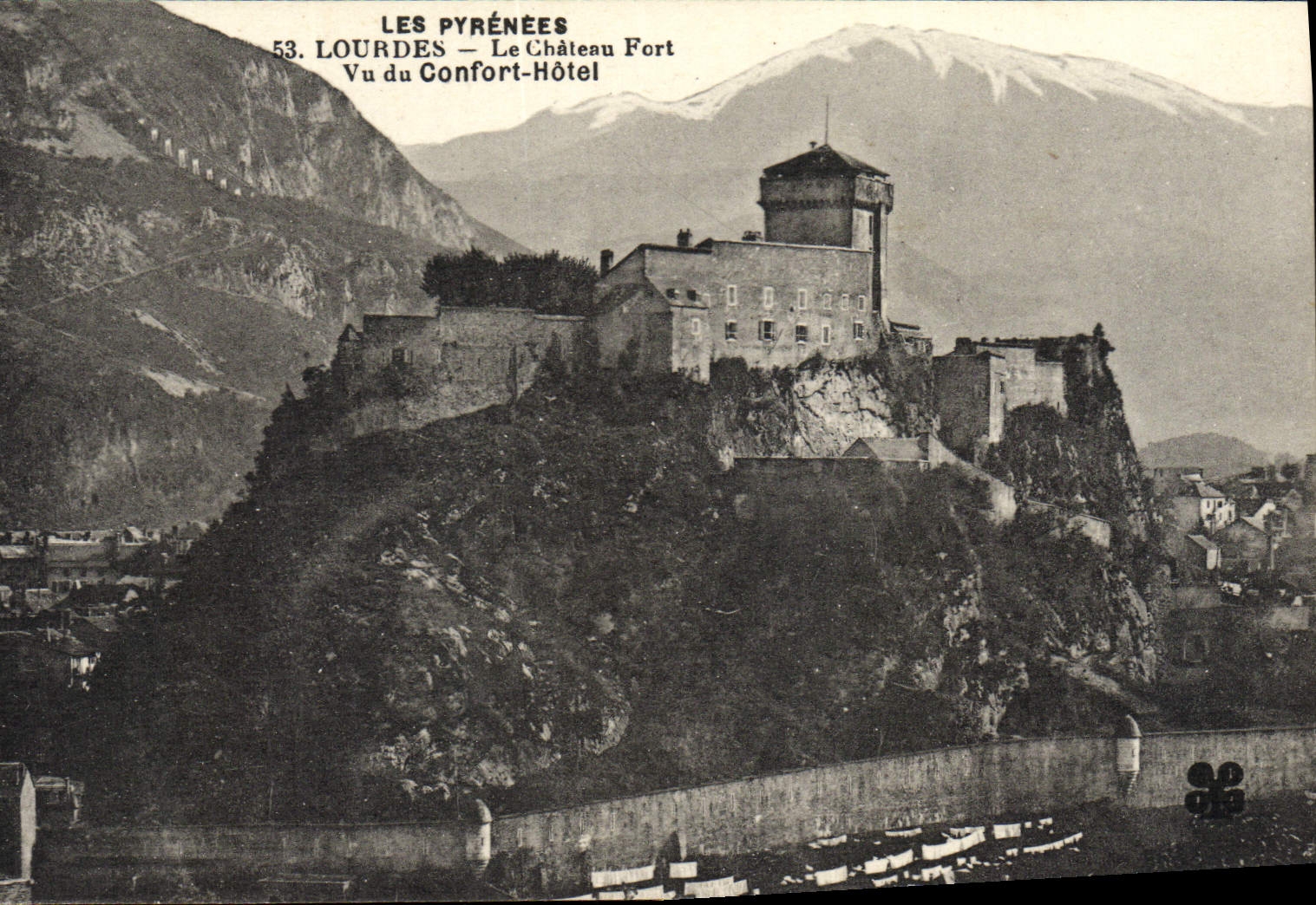 VINTAGE POSTCARD the Heavy Pyrenees the Castle Extremely Seen of Comfort Hotel
