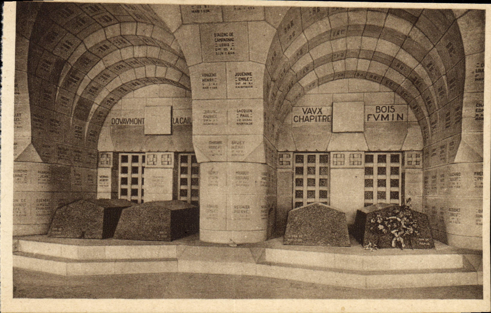 VINTAGE POSTCARD Douaumont double Cells in the cloister
