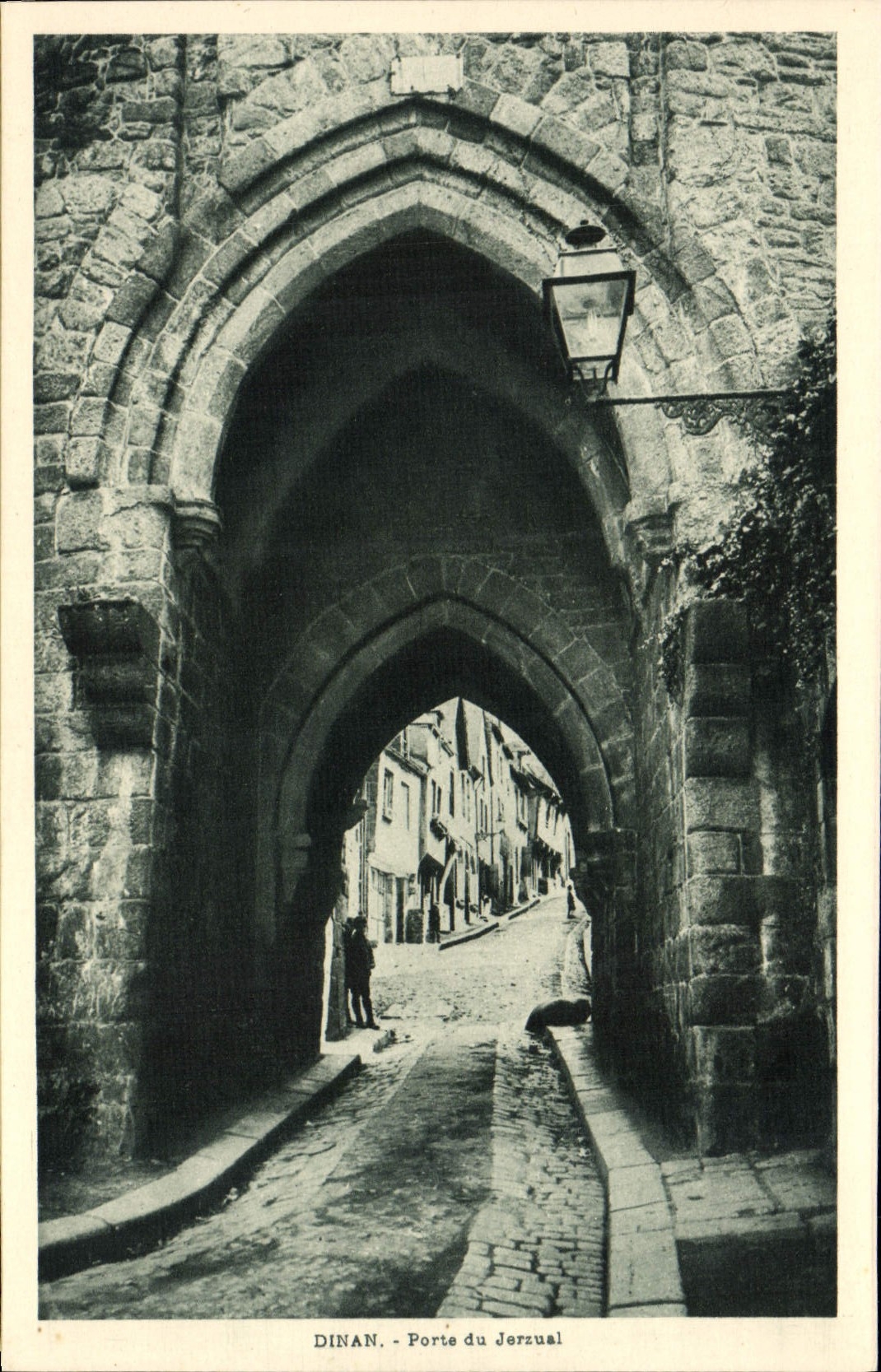 VINTAGE POSTCARD Dinan Carries of Jerzual