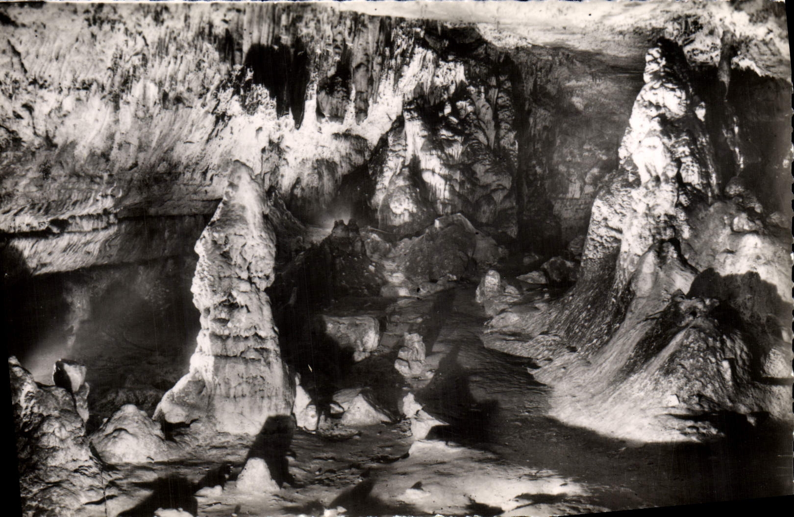 CPM Les Grottes d'Arcy sur Cure Le Capucin
