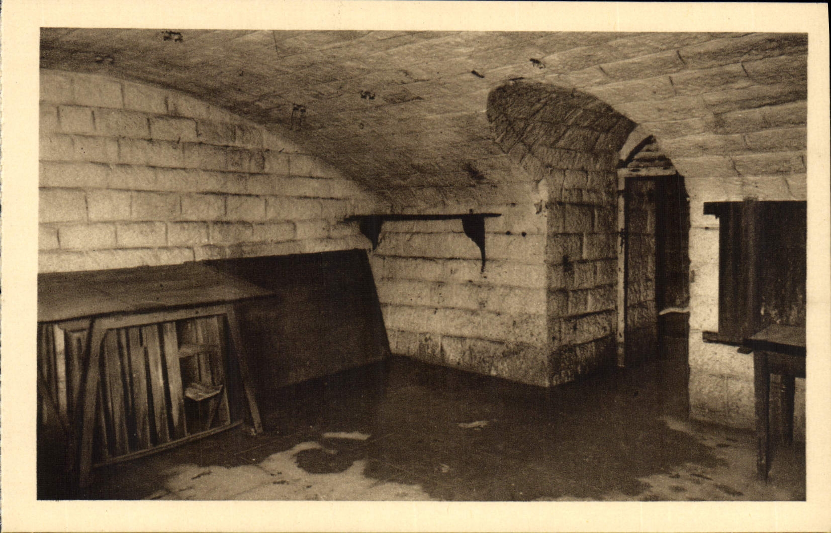 VINTAGE POSTCARD Extremely of Douaumont Headquarters of Strong Militaria