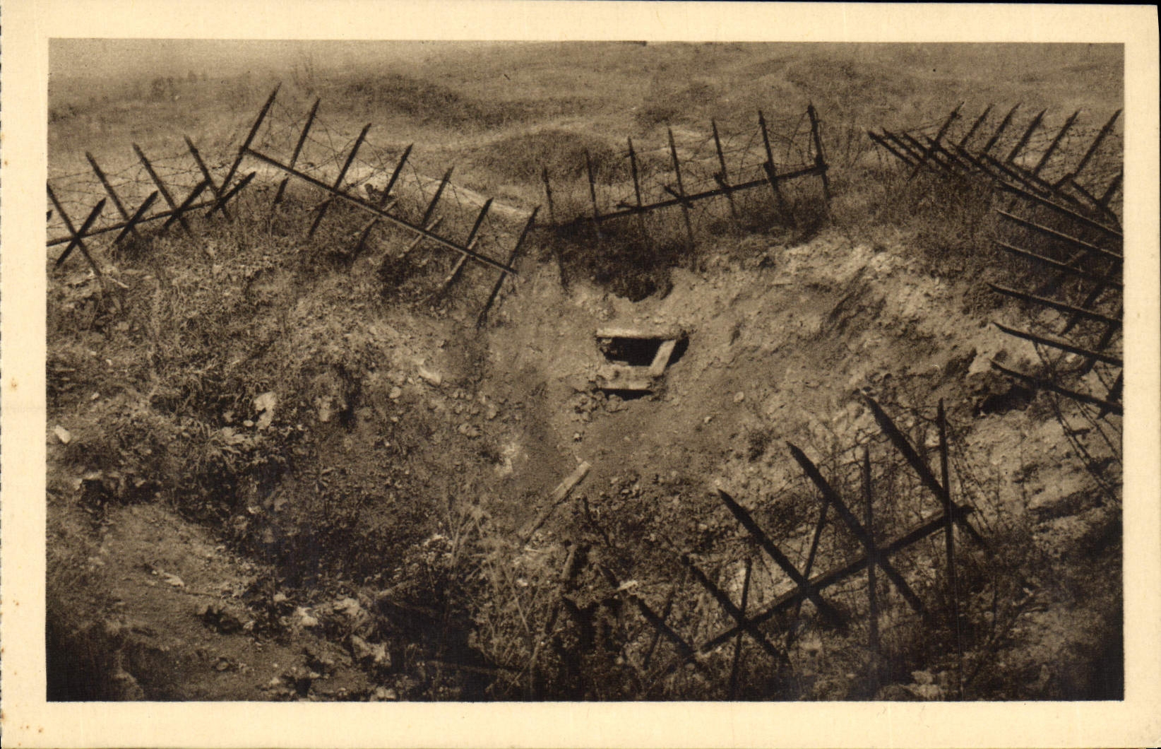 VINTAGE POSTCARD Extremely of Douaumont Not of fall of German normal Proximity of the place of Strong Militaria