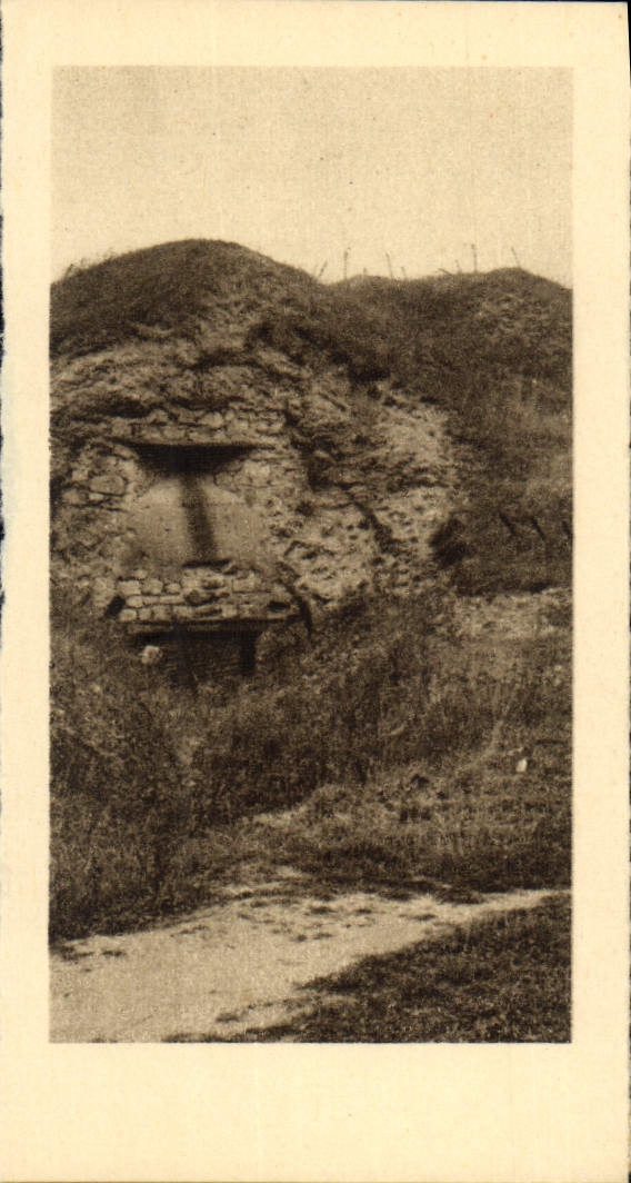 POSTAL de la VENDIMIA Fort de Douaumont qué sigue siendo entrada de Normale de Militaria fuerte