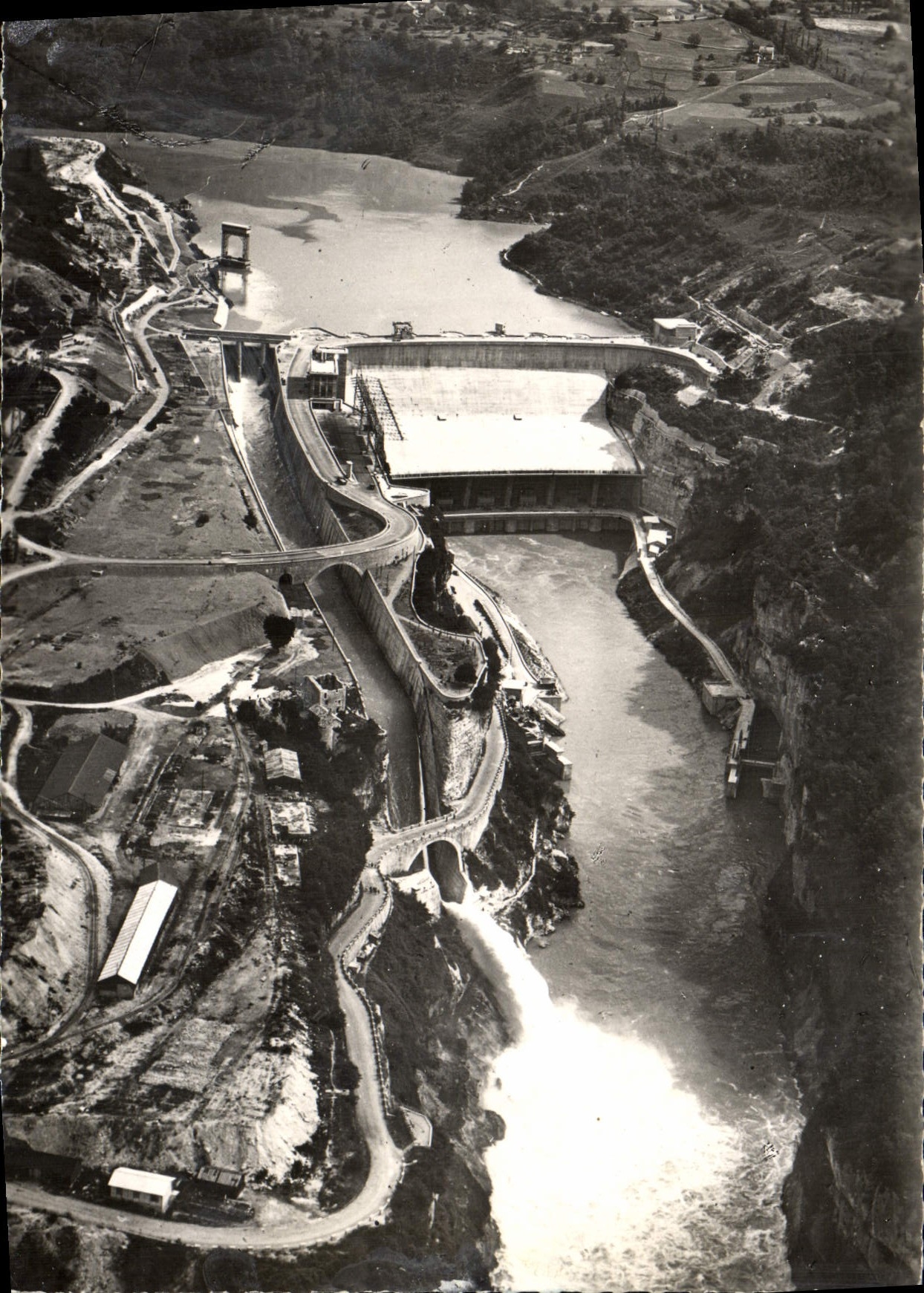 CPM Le Barrage de Genissiat sur le Rhone Vue generale