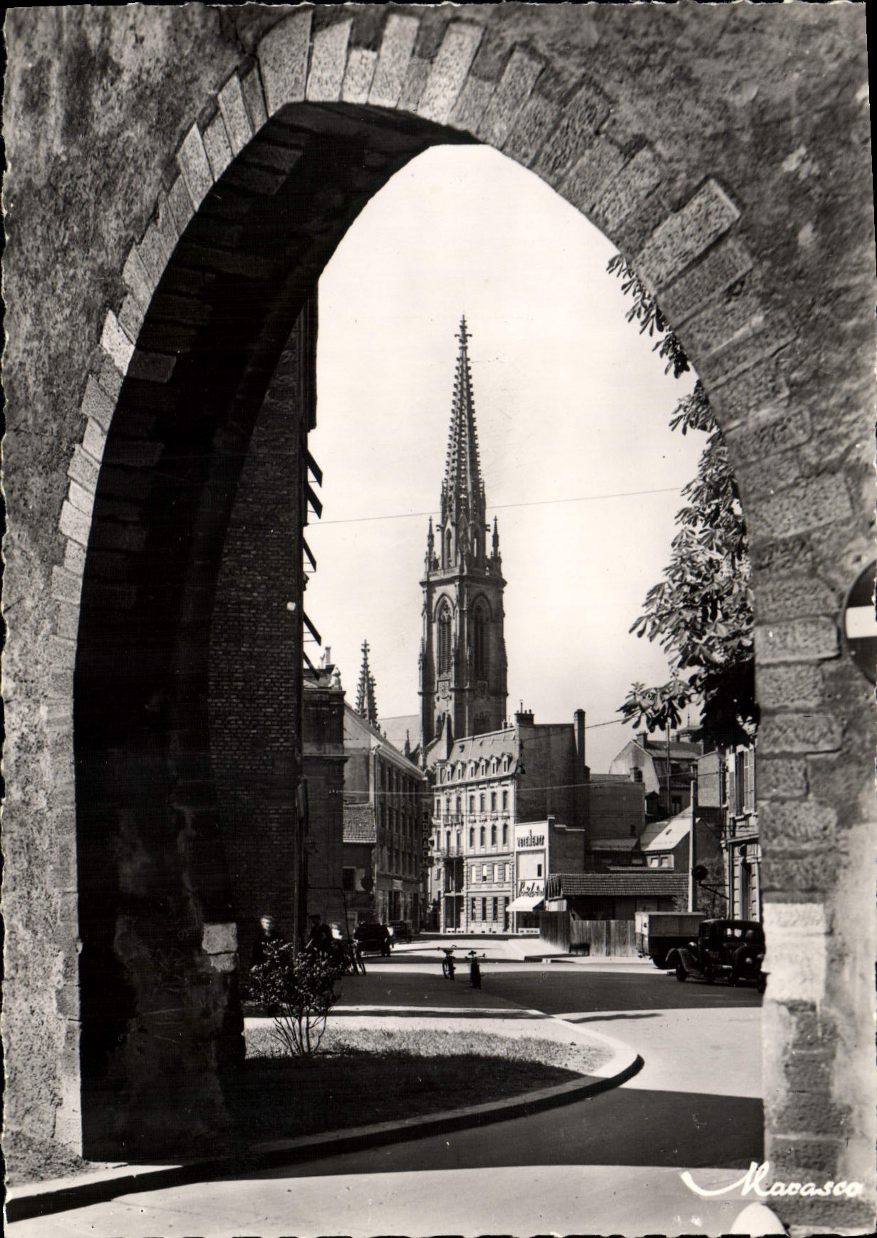 CPM Mulhouse De La Porte du Bollwerk vue sur Saint Etienne