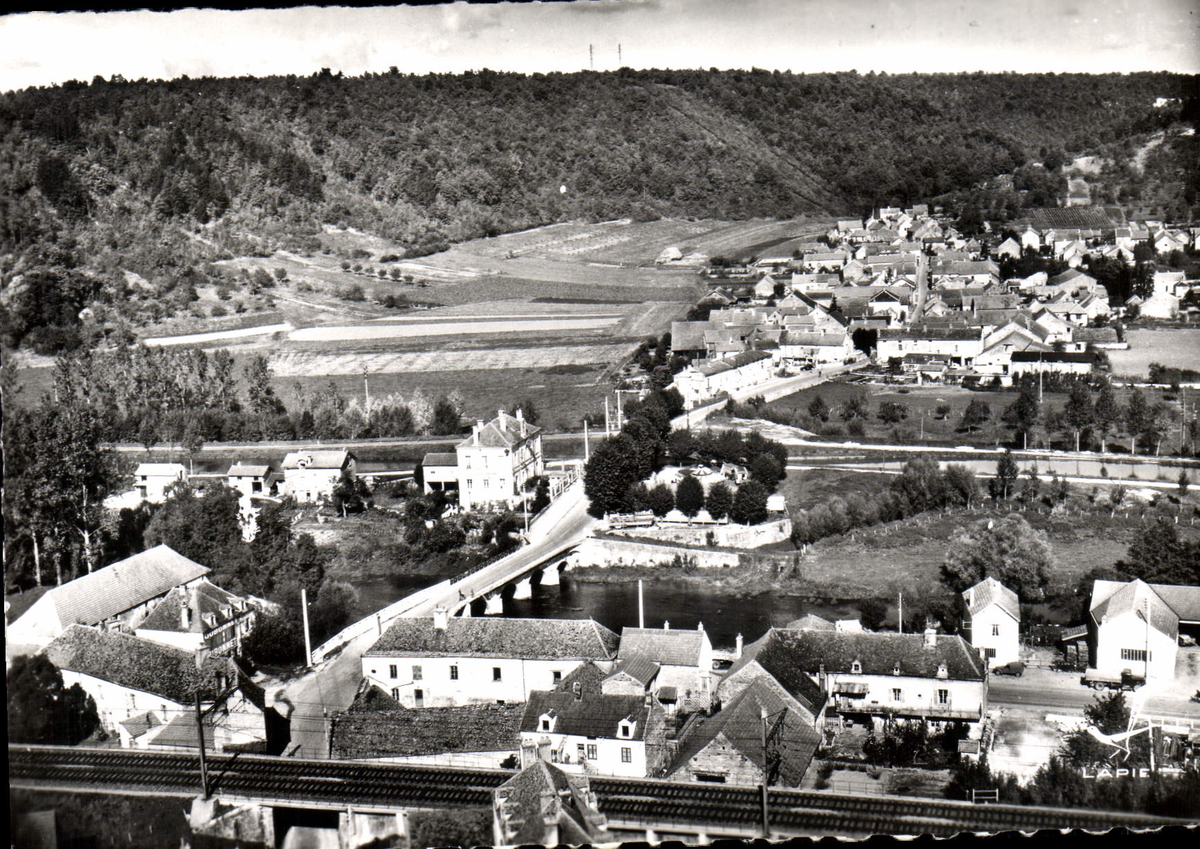 CPM En Avion Au Dessus De Saint Remy Vue Generale