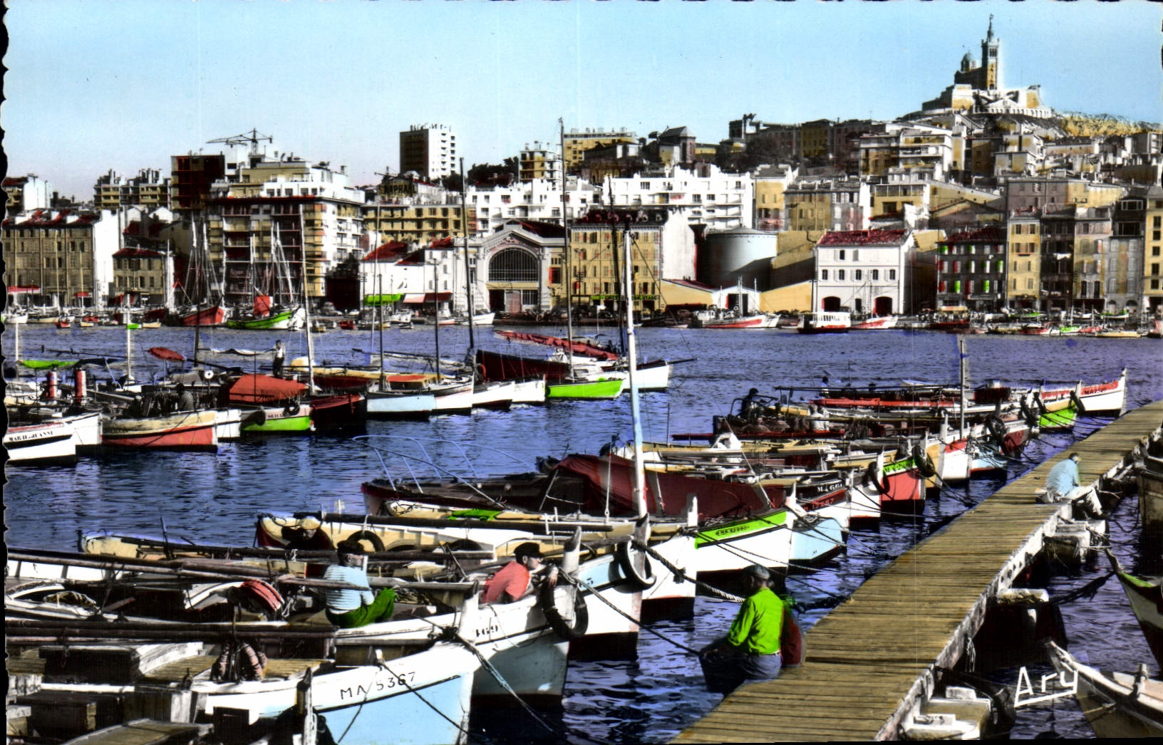 CPM Marseille Barques de Peche dans le Port Bateaux