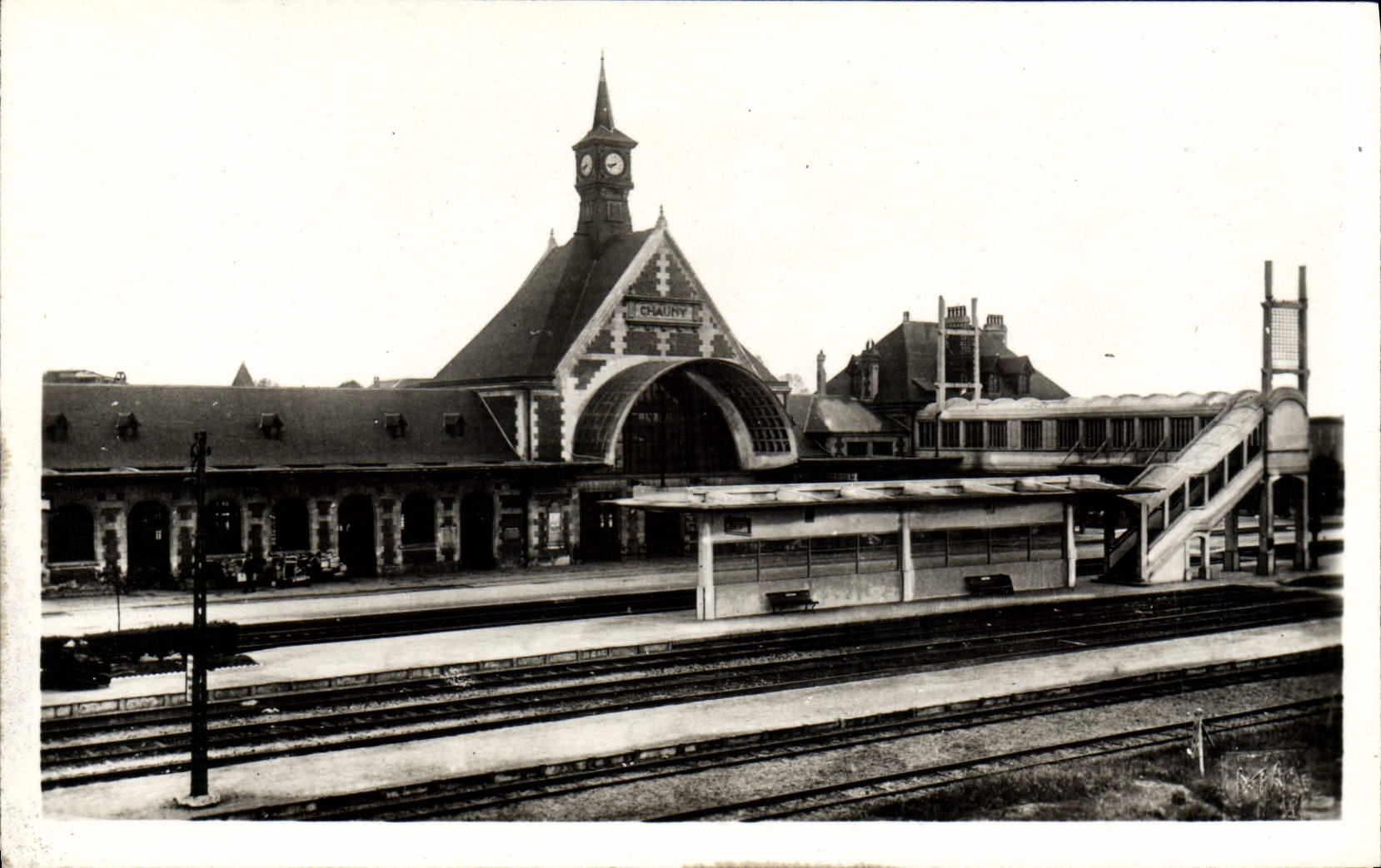 MODERN CARD Chauny Train station