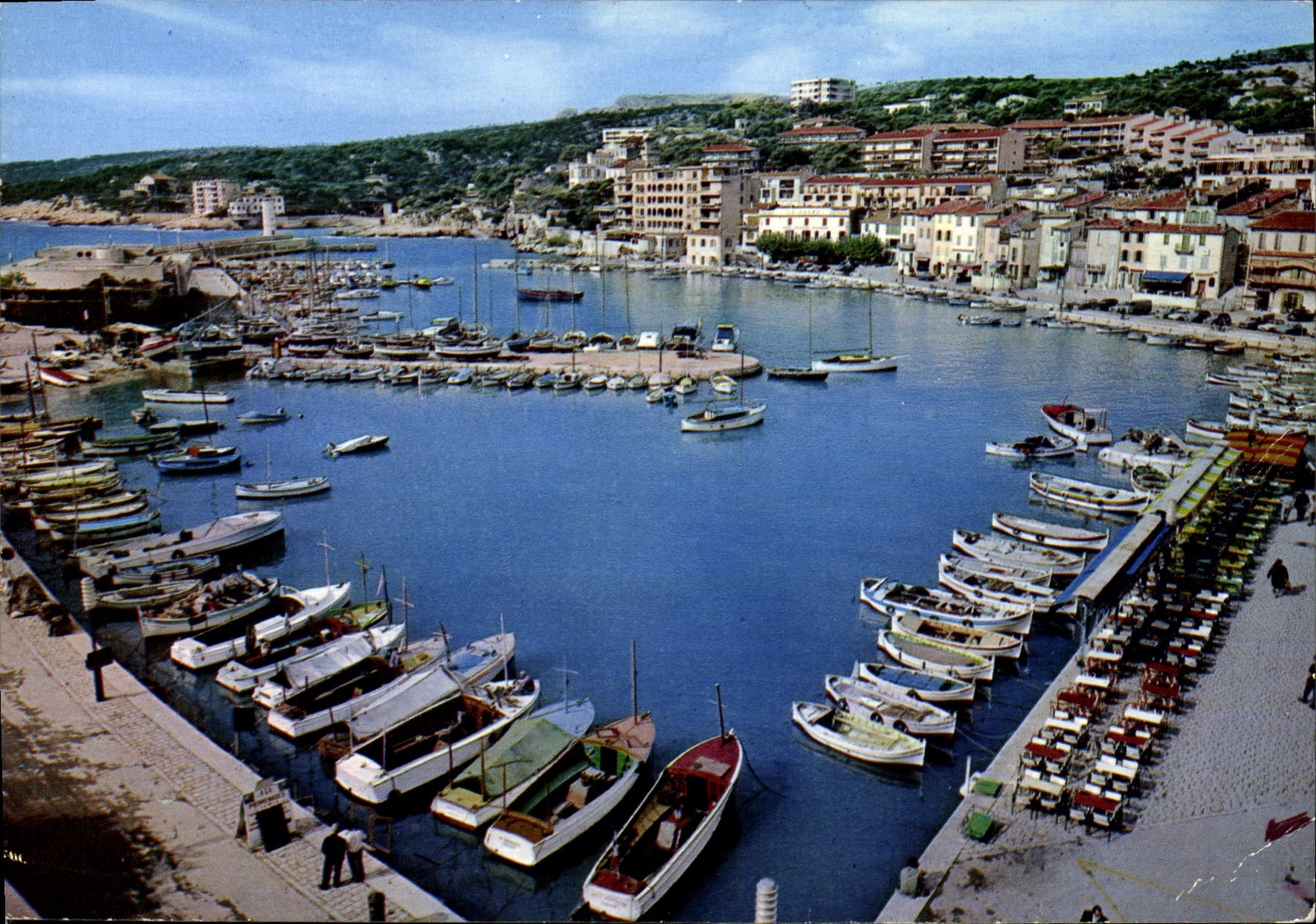 MODERN CARD Light and Beauty of the Dimension of Azure Blackcurrant View of the Port