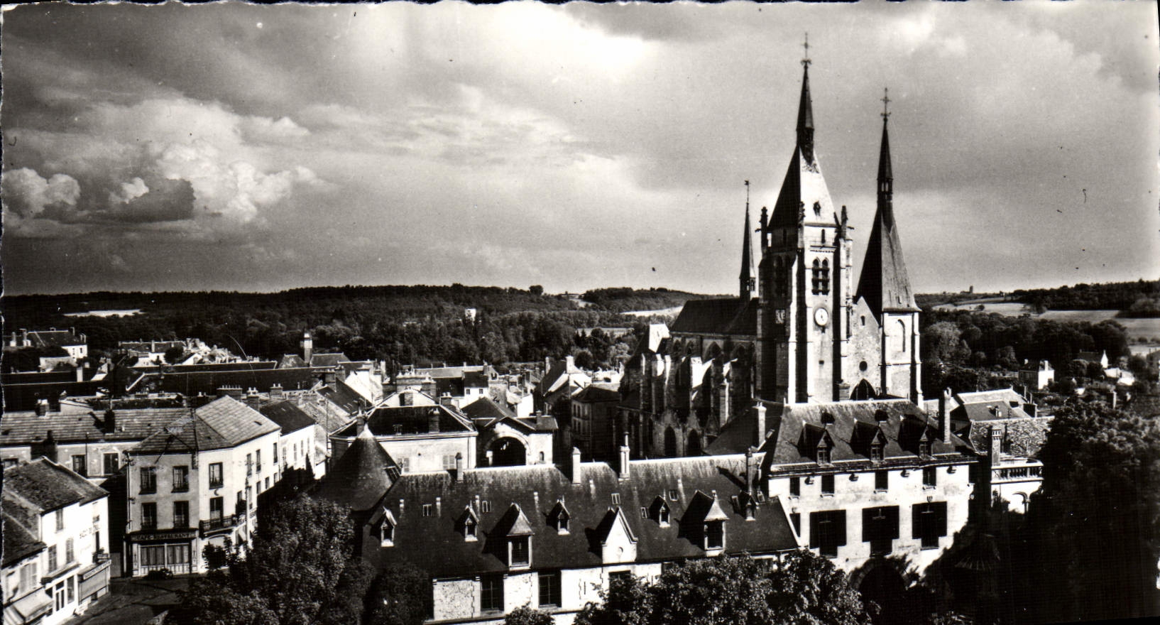 MODERN CARD Dourdan the church Saint Germain seen of the Keep