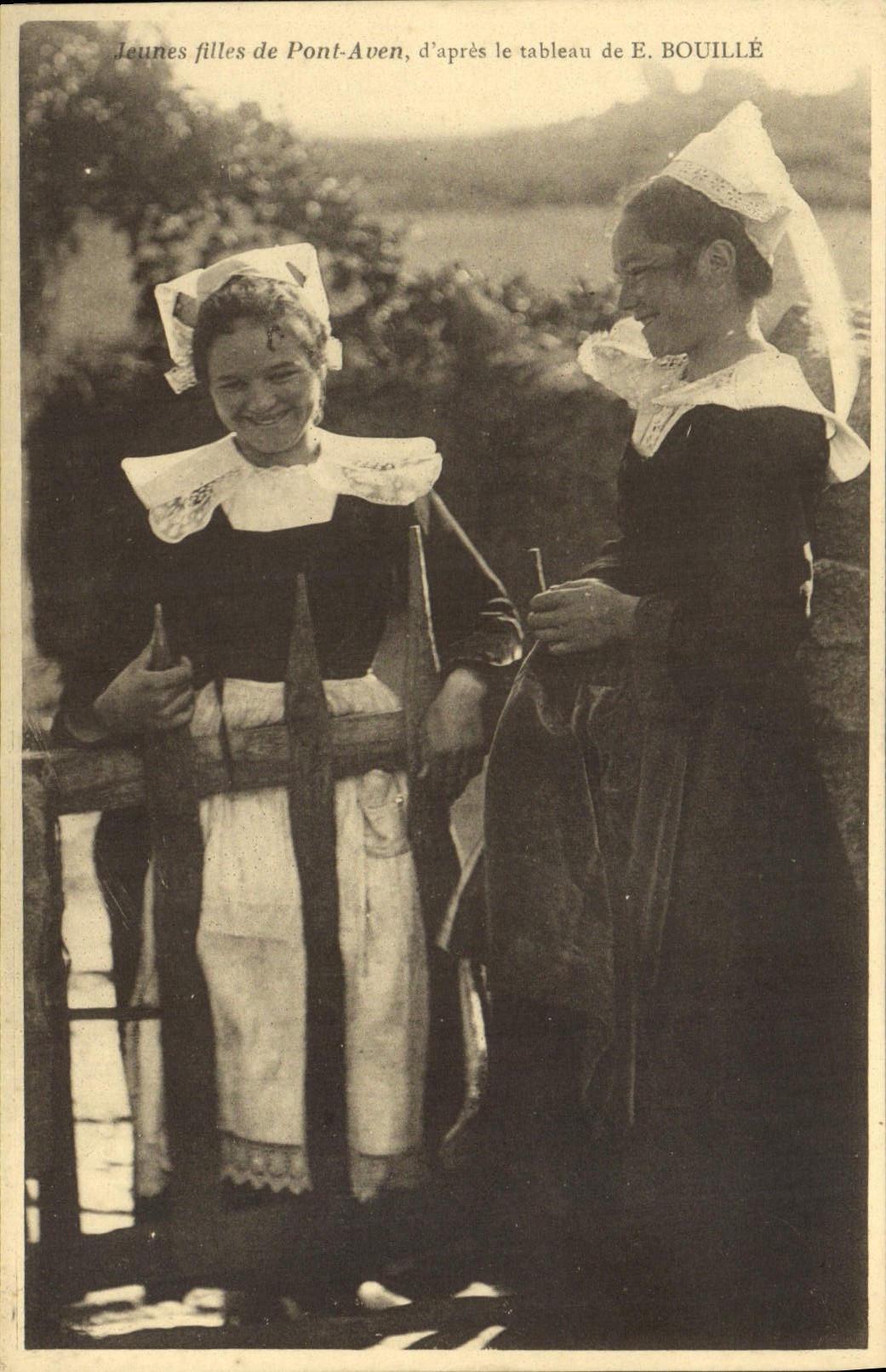 CPA Jeunes filles de Pont Aven d'apres le tableau de Bouille Folklore