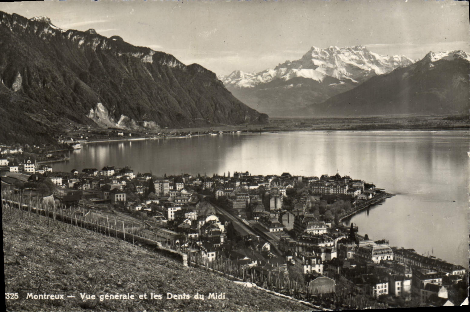 CPA Montreux Vue Generale et les Dents du Midi