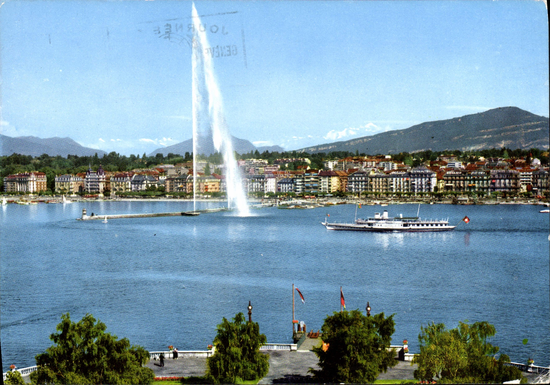CPM Geneve Le jet d'Eau et le Mont Blanc