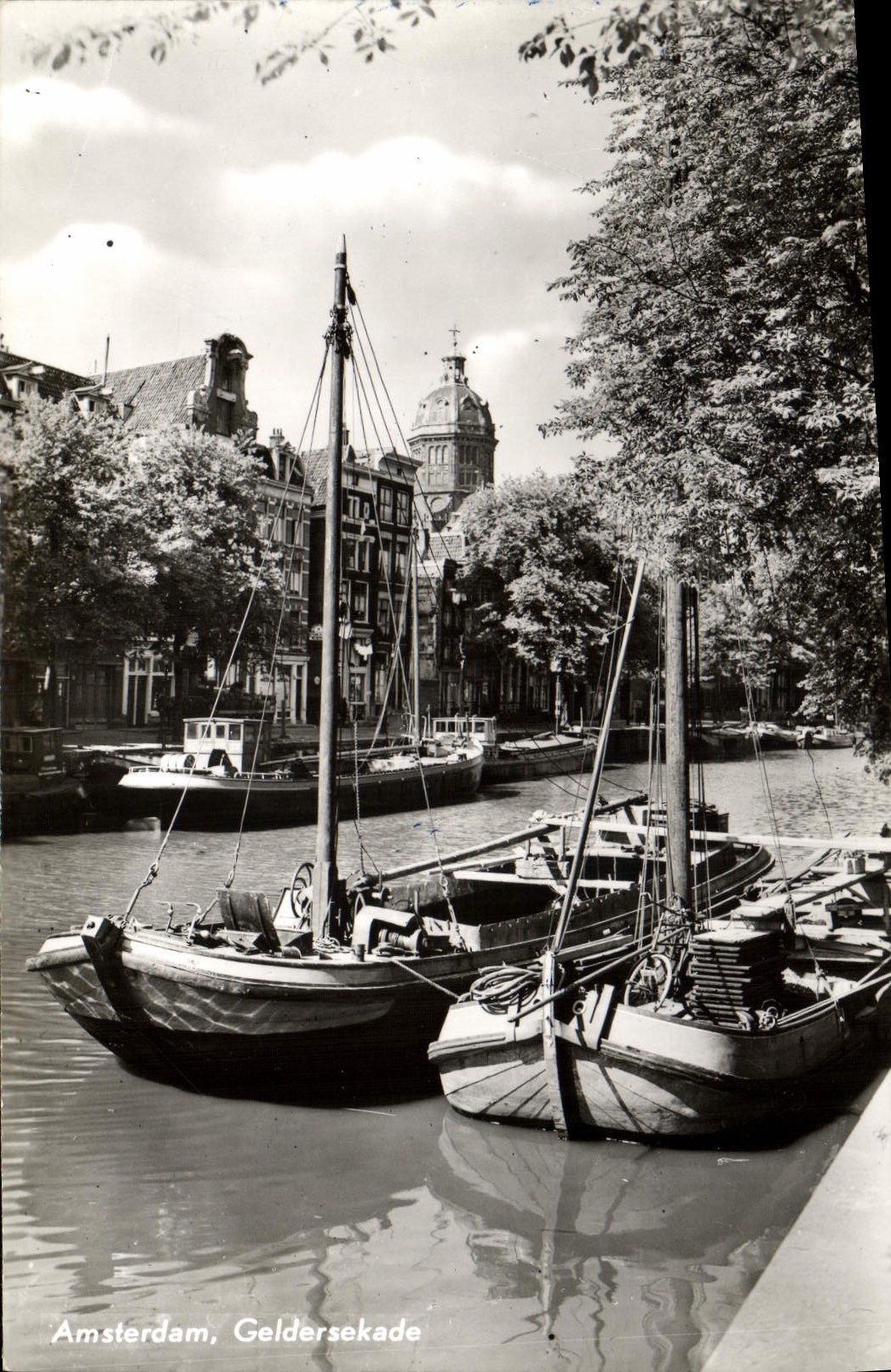 CPM Amsterdam Geldersekade Bateaux