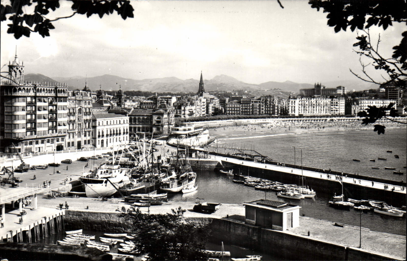 MODERN CARD San Sebstian Puerto there Bahia Boats