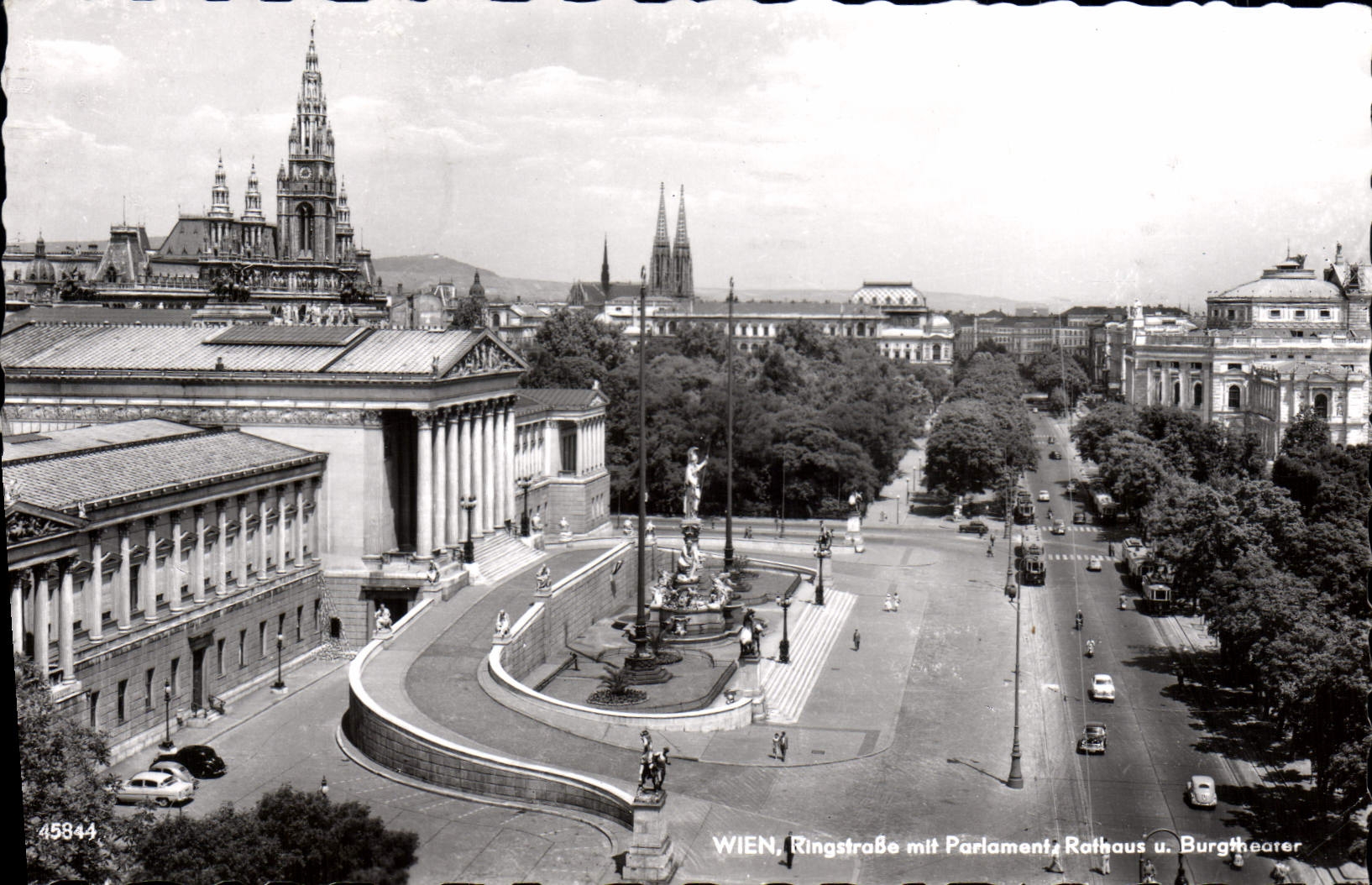 CPM Wien Ringstrasse mil Parlament Rathaus
