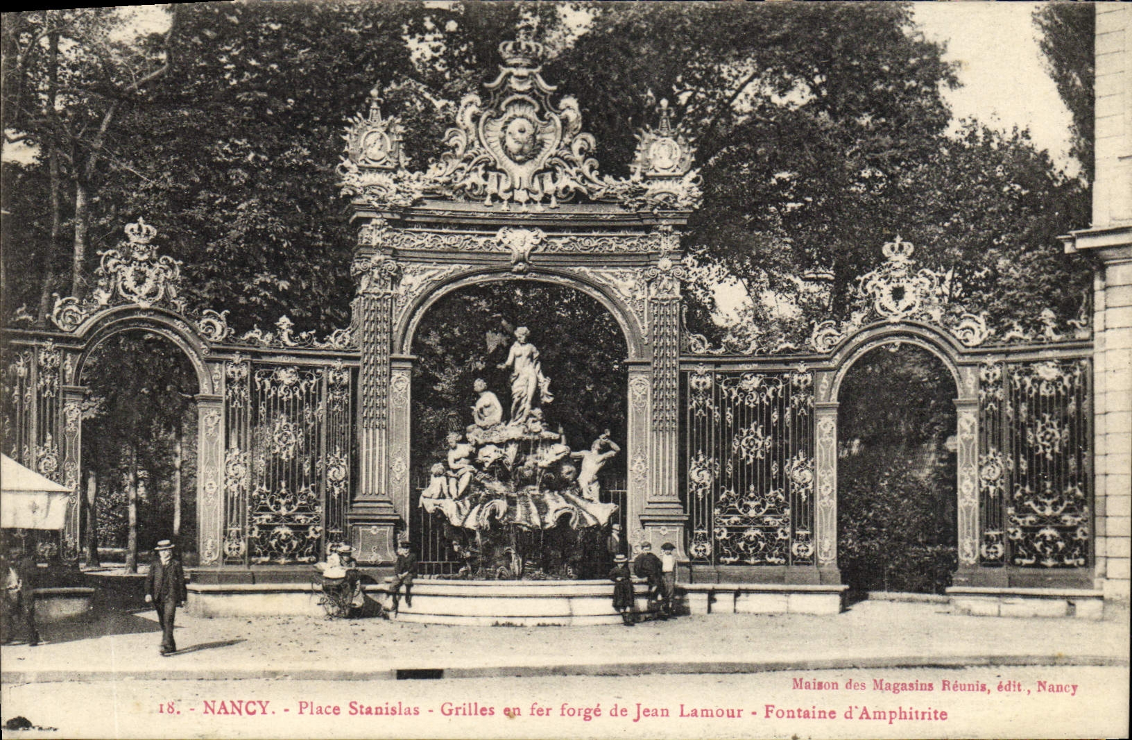 CPA Nancy Place Stanislas Grilles en fer forge de Jean Lamour Fontaine d'Amphitrite