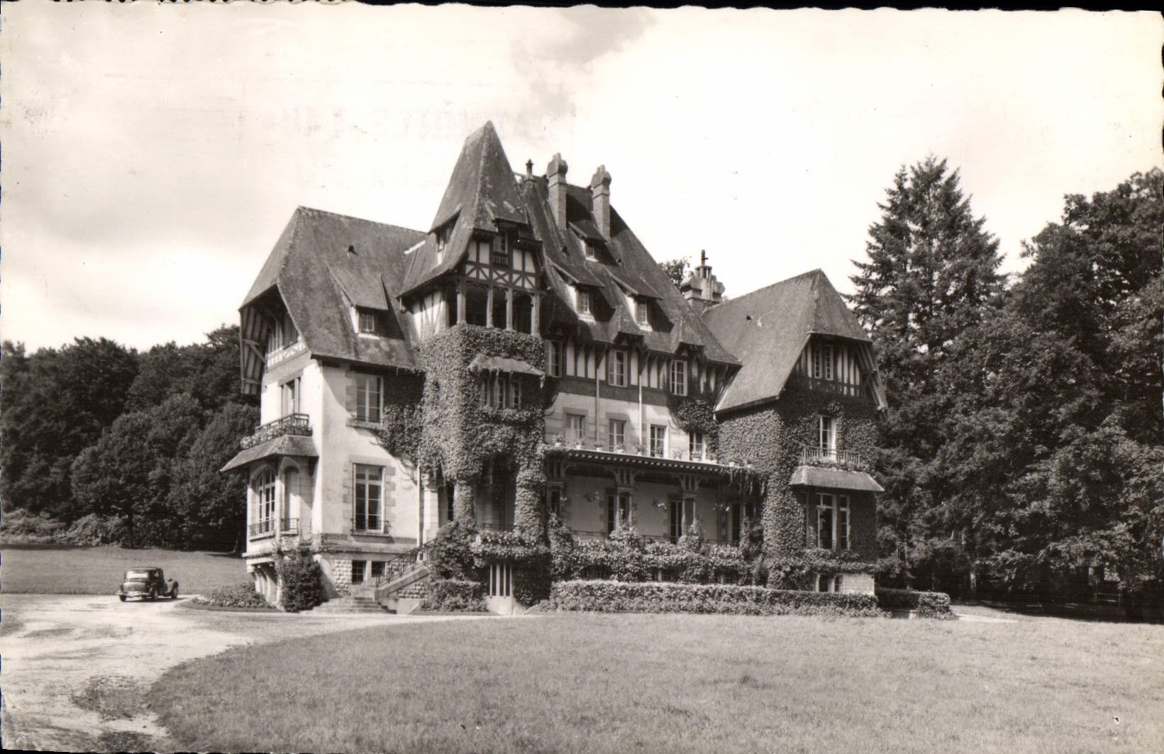 CPM Chateau environs de Bagnoles de l'Orne