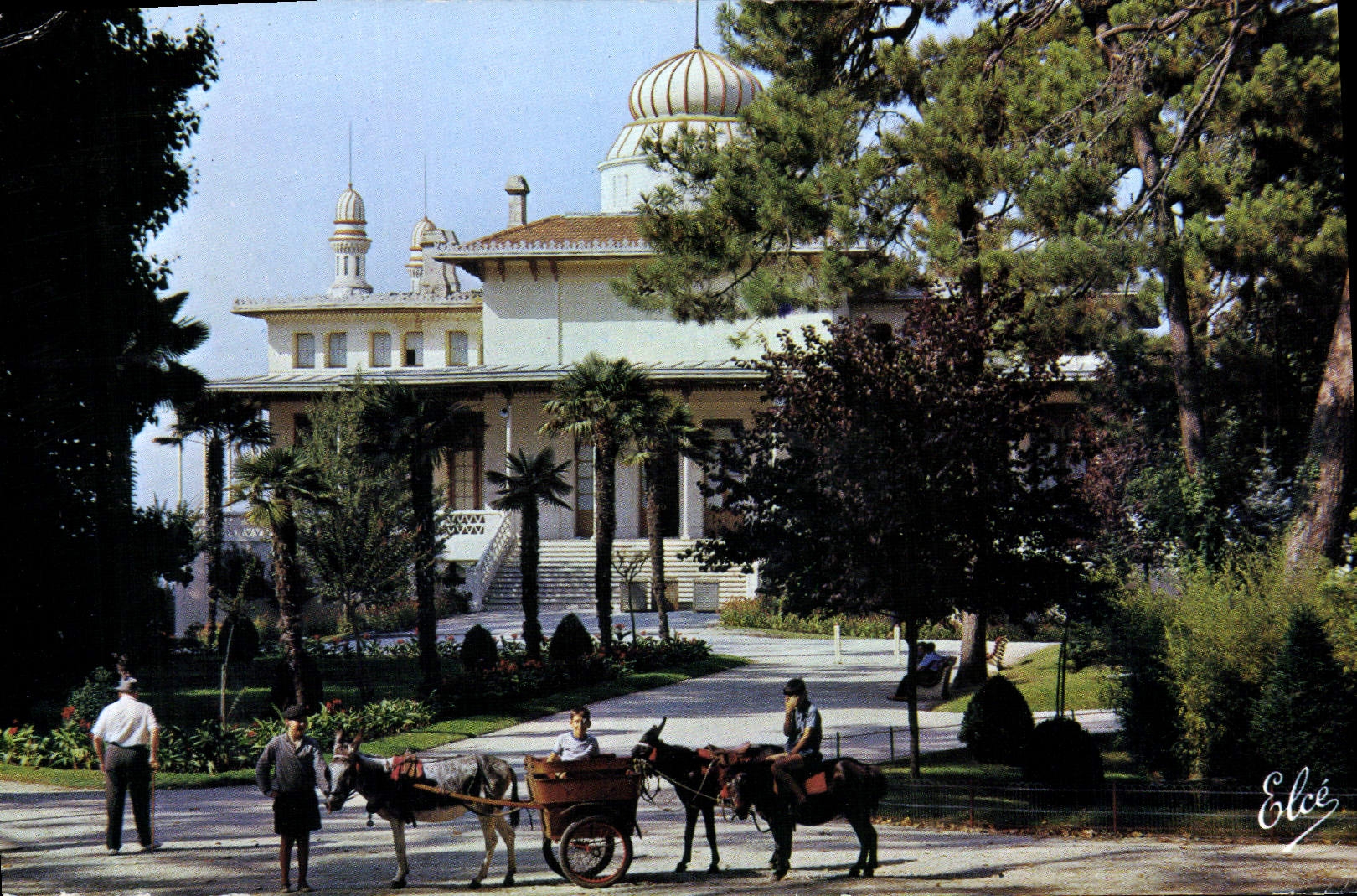 CPM Arcachon Le Casino Mauresque Voiture a anes Enfants