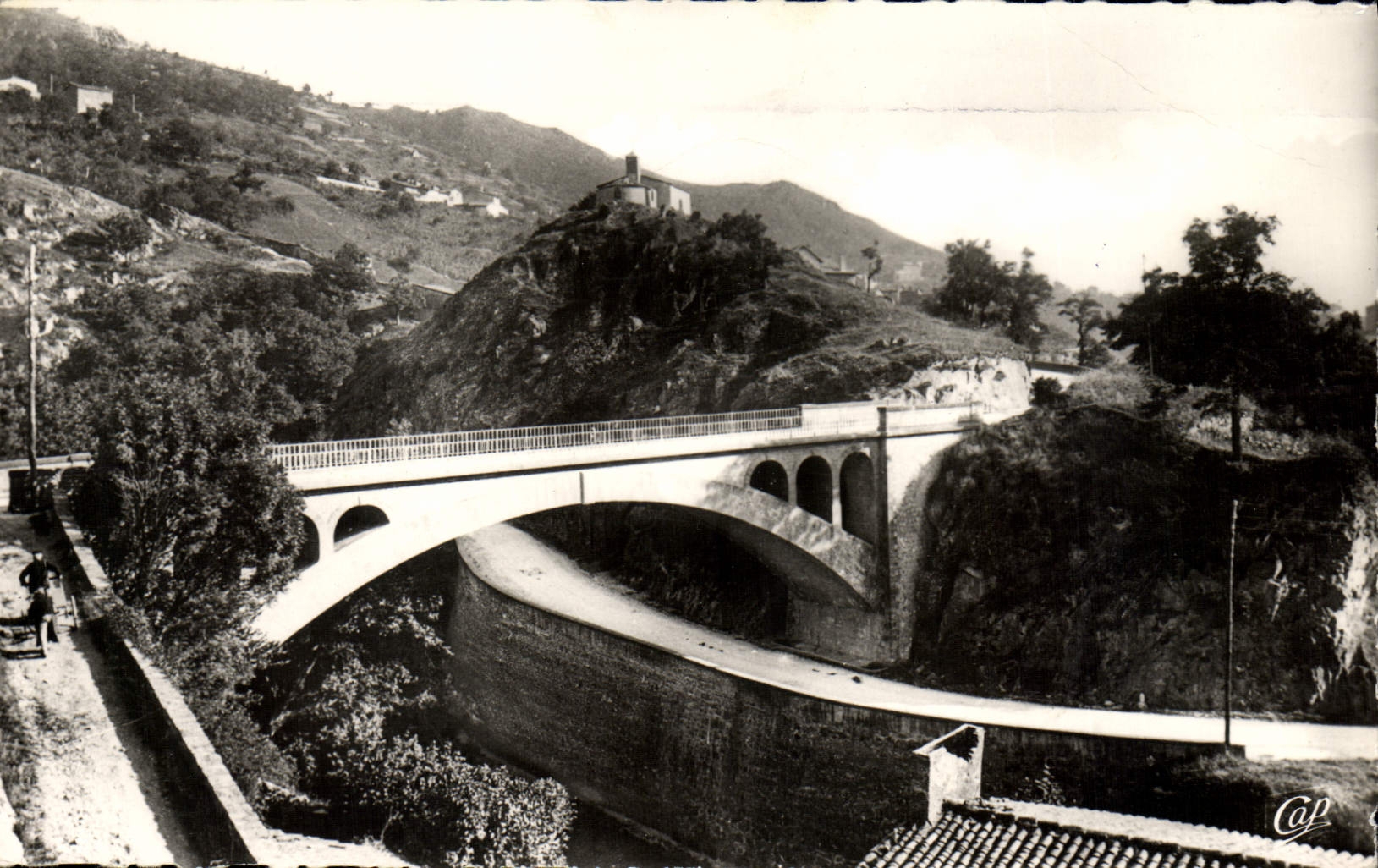 CPM Thiers Le Pont Et La Chapelle Saint Roch