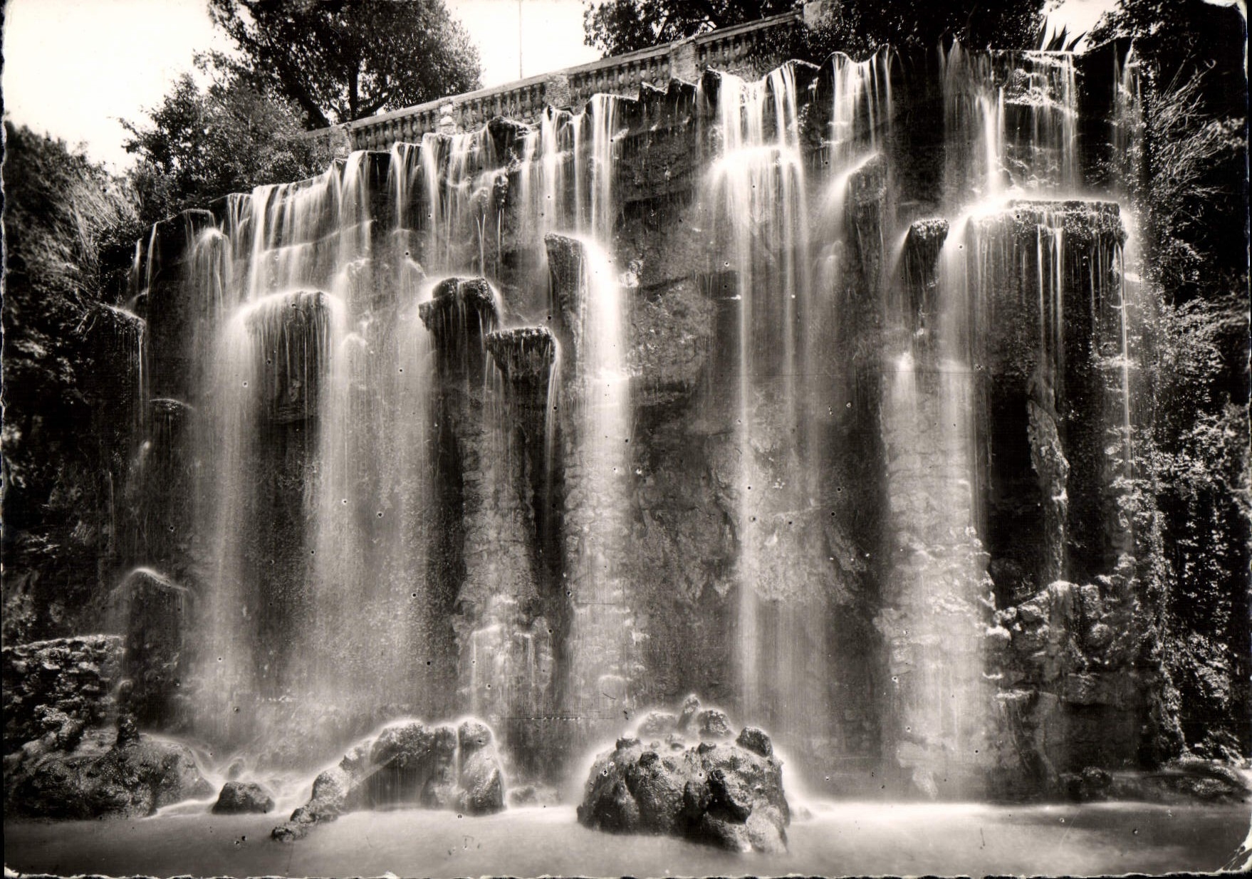 CPM Nice La cascade du chateau