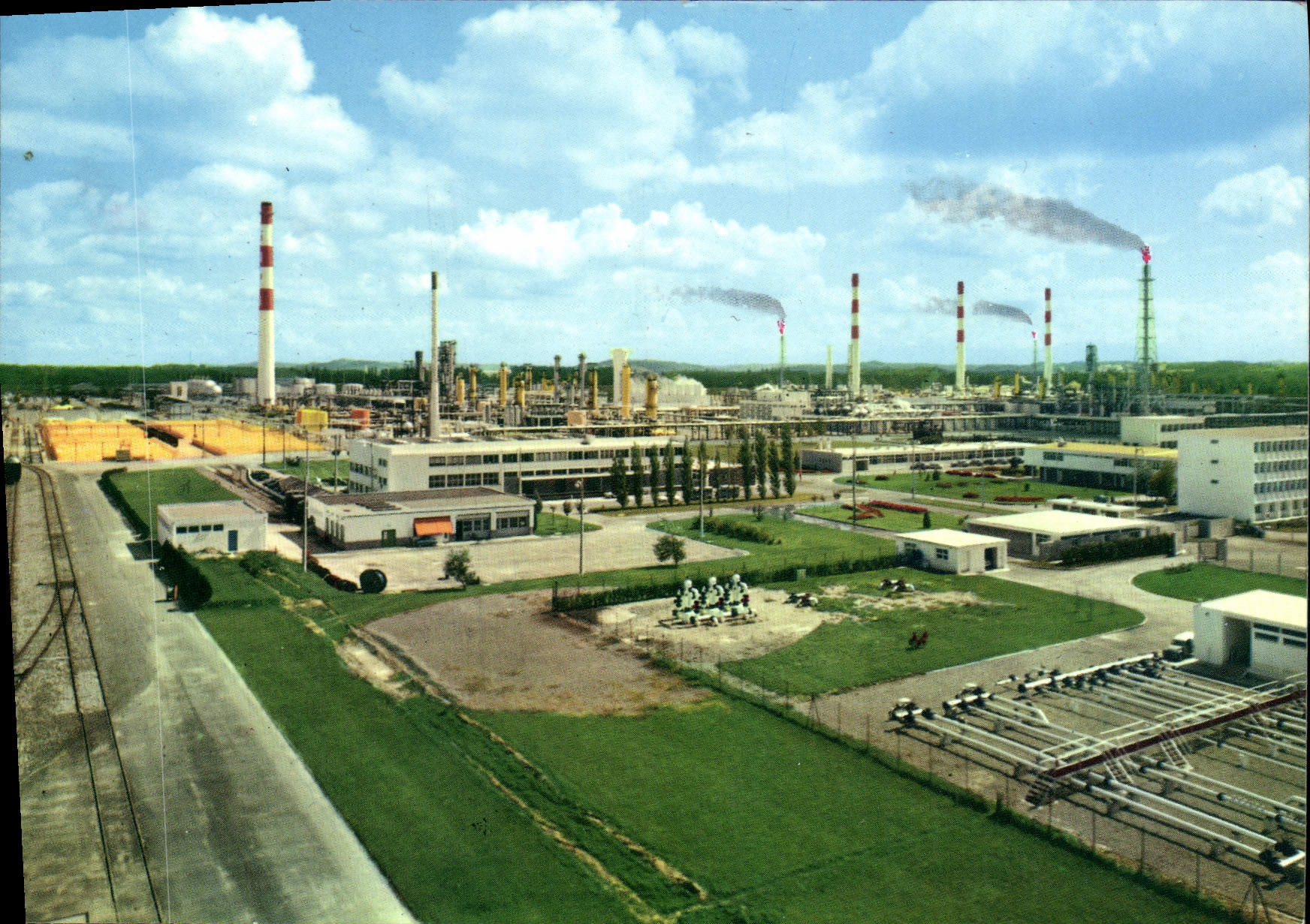 MODERN CARD Lacq View Refinery Oil Energy