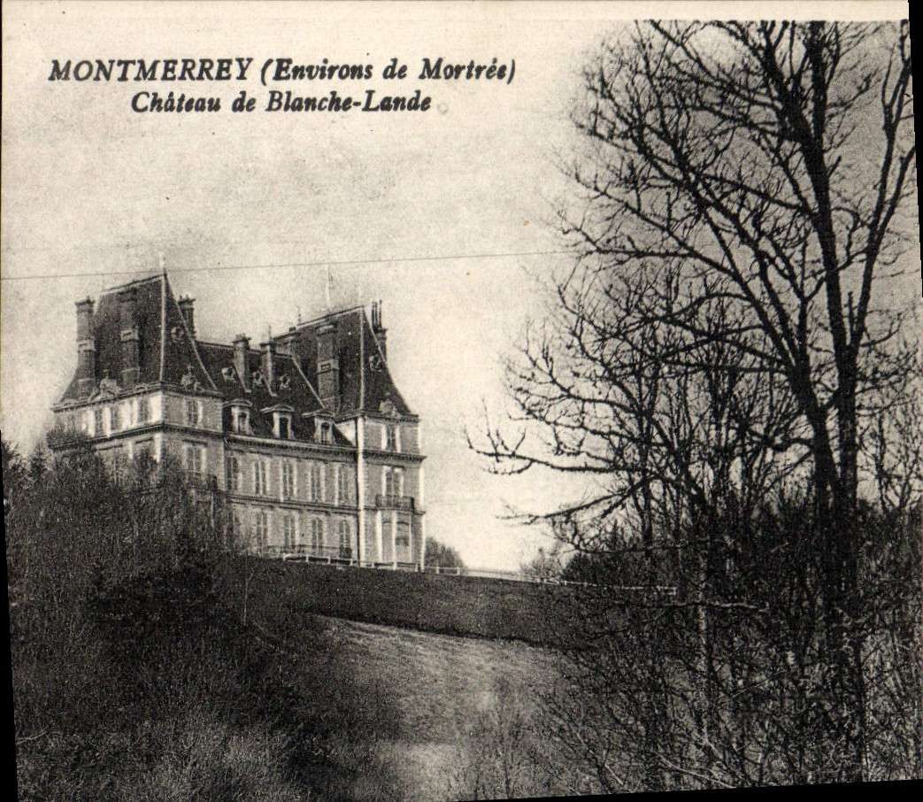 El castillo de Montmerrey de la POSTAL de la VENDIMIA del blanco amarra alrededores de Mortree