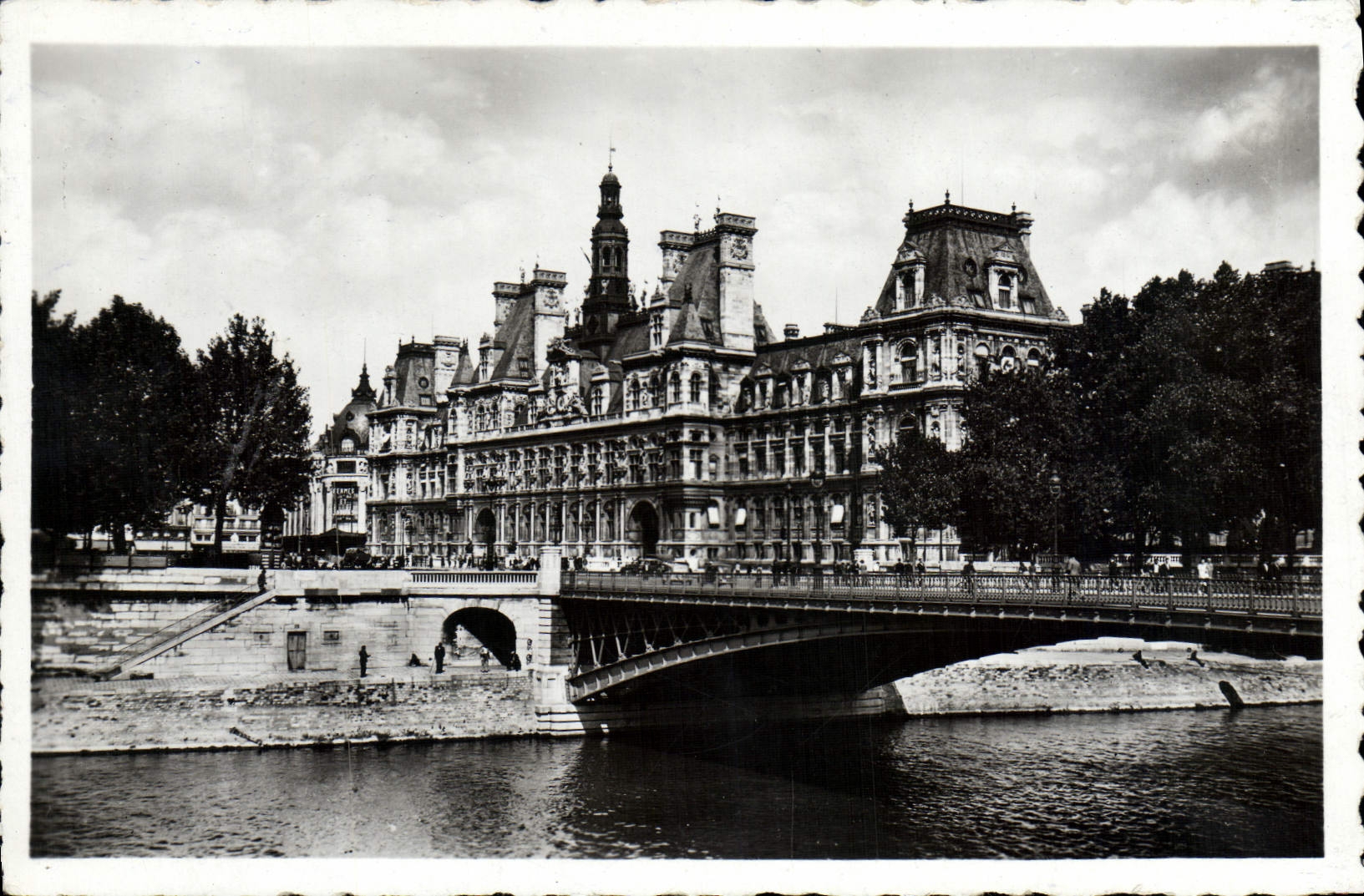 CPM Paris Hotel De Ville
