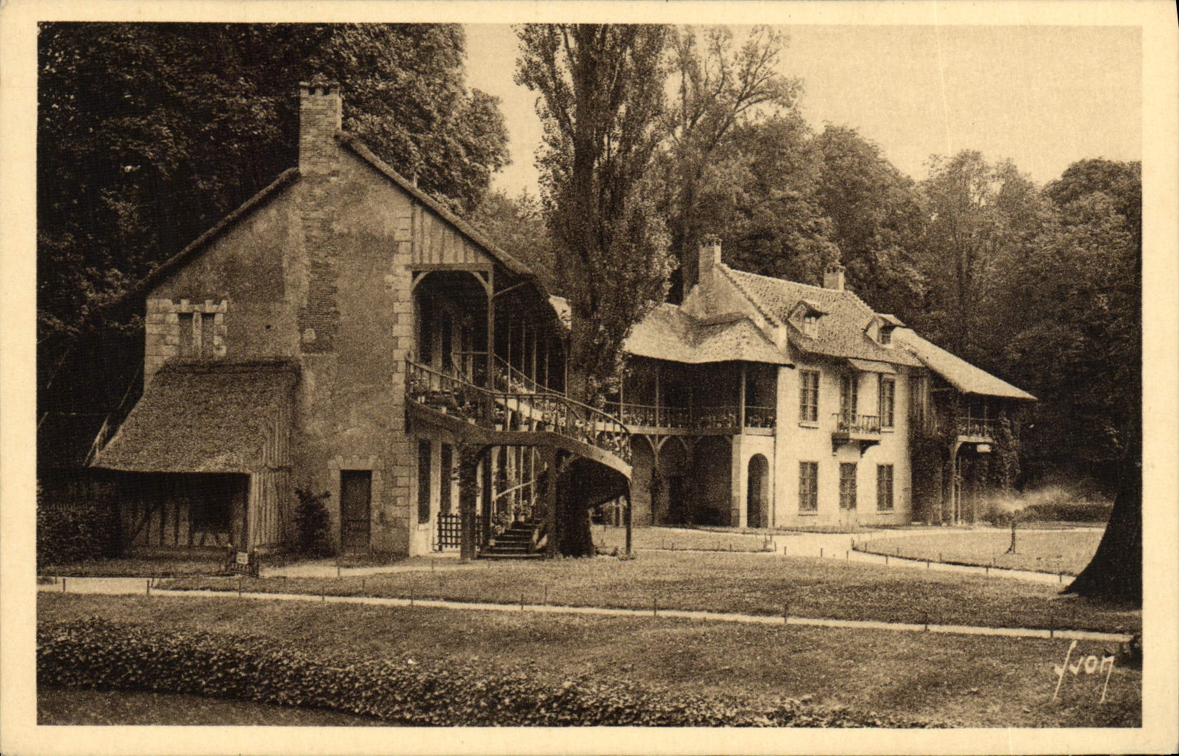 CPA Versailles Petit Trianon La Maison De La Reine