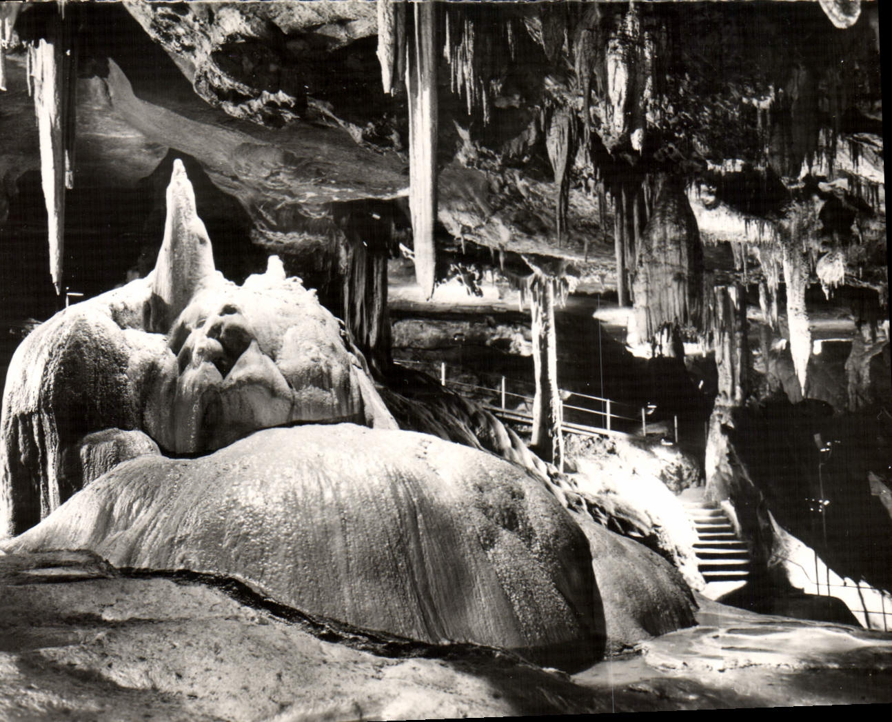 MODERN CARD Caves De Betharram Jeanne d' Arc