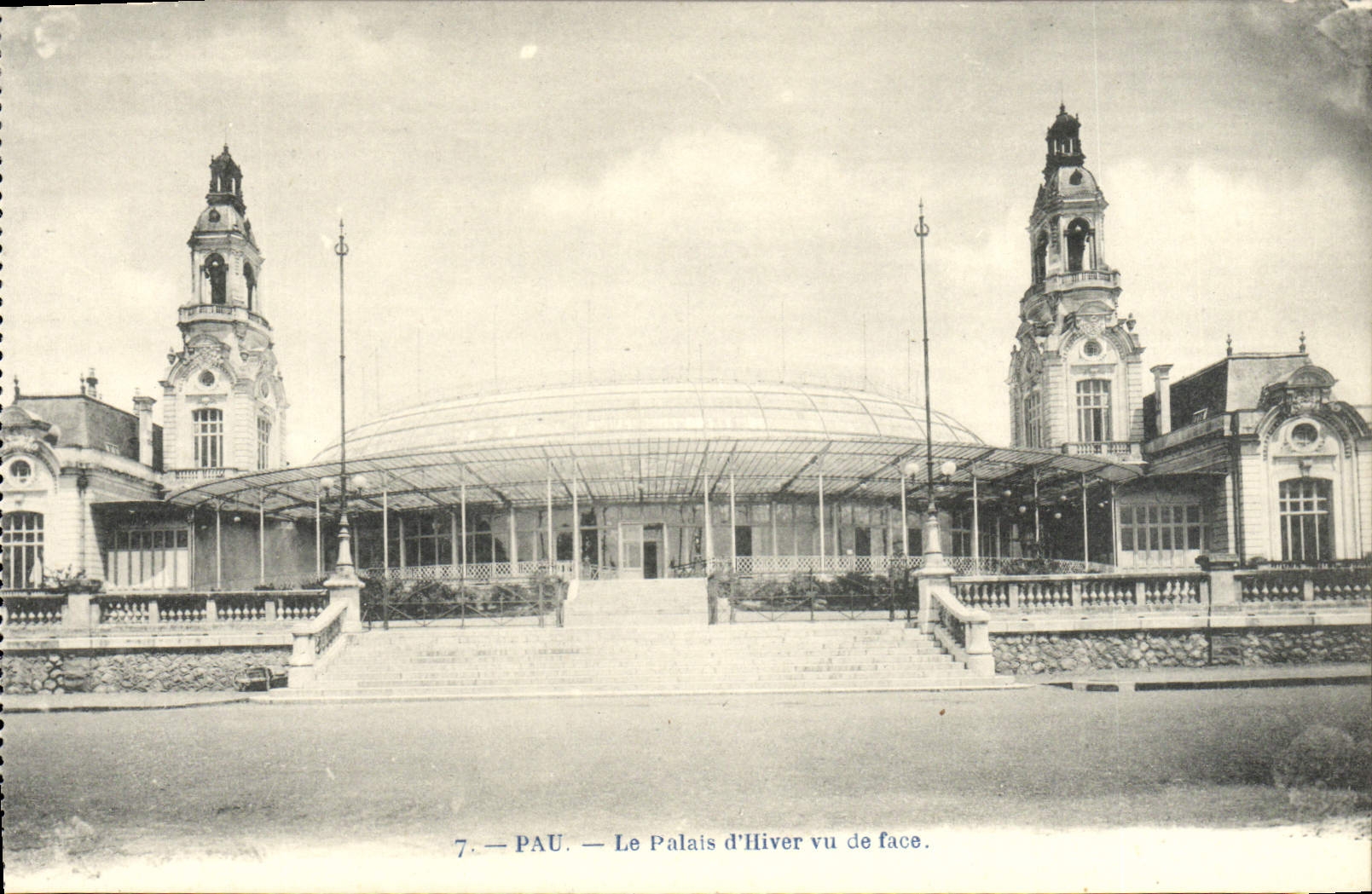 VINTAGE POSTCARD Pau the Palate of Winter Seen Of Face