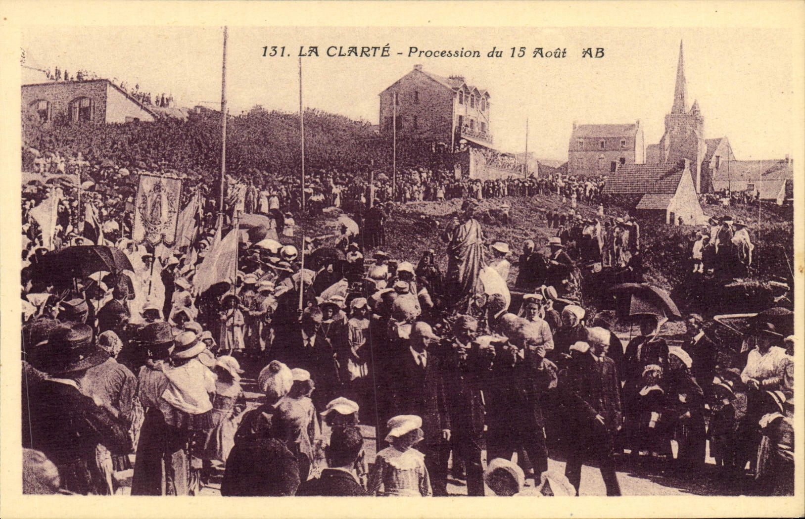 CPA La Clarte Procession Du 15 aout Folklore Perros Guirec