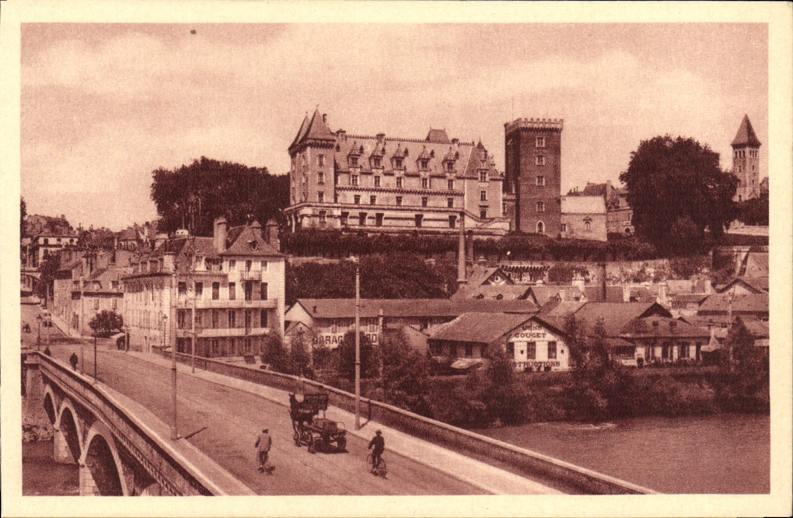 VINTAGE POSTCARD Pau Castle Henri IV